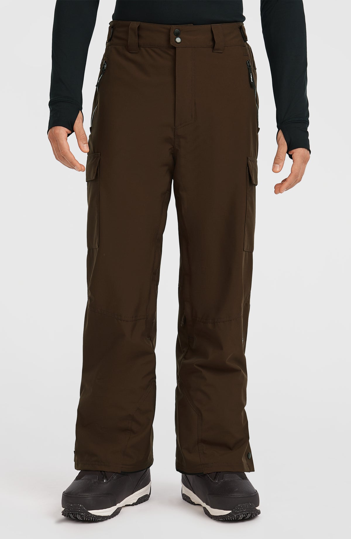 O'Neill FWC'Cruz Cargo-Skihose für Herren, braun, Vorderansicht am Model mit aufgesetzten Taschen