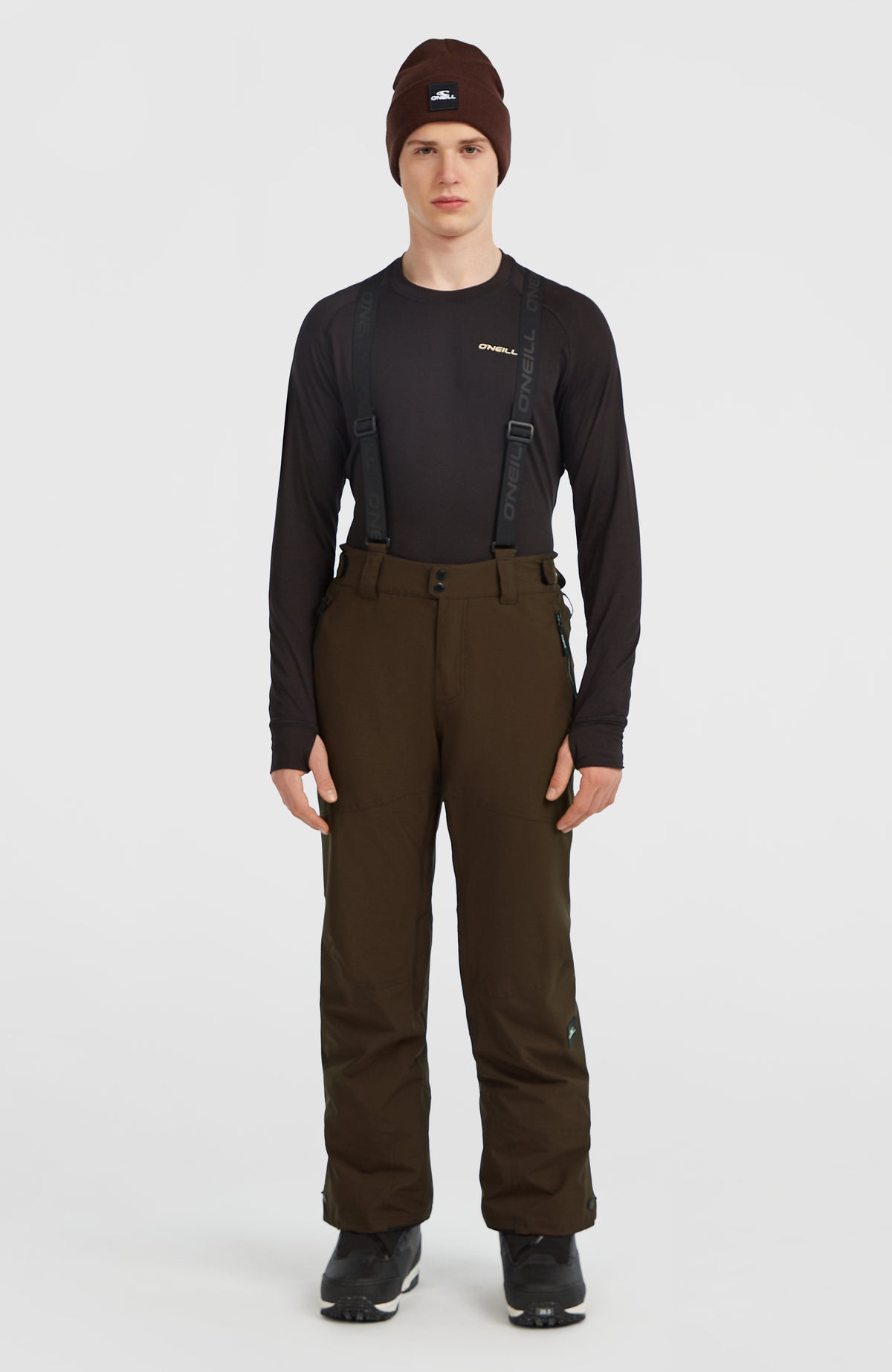 O'Neill FWC'Cruz Skihose mit Trägern für Herren, braun, Vorderansicht am Model