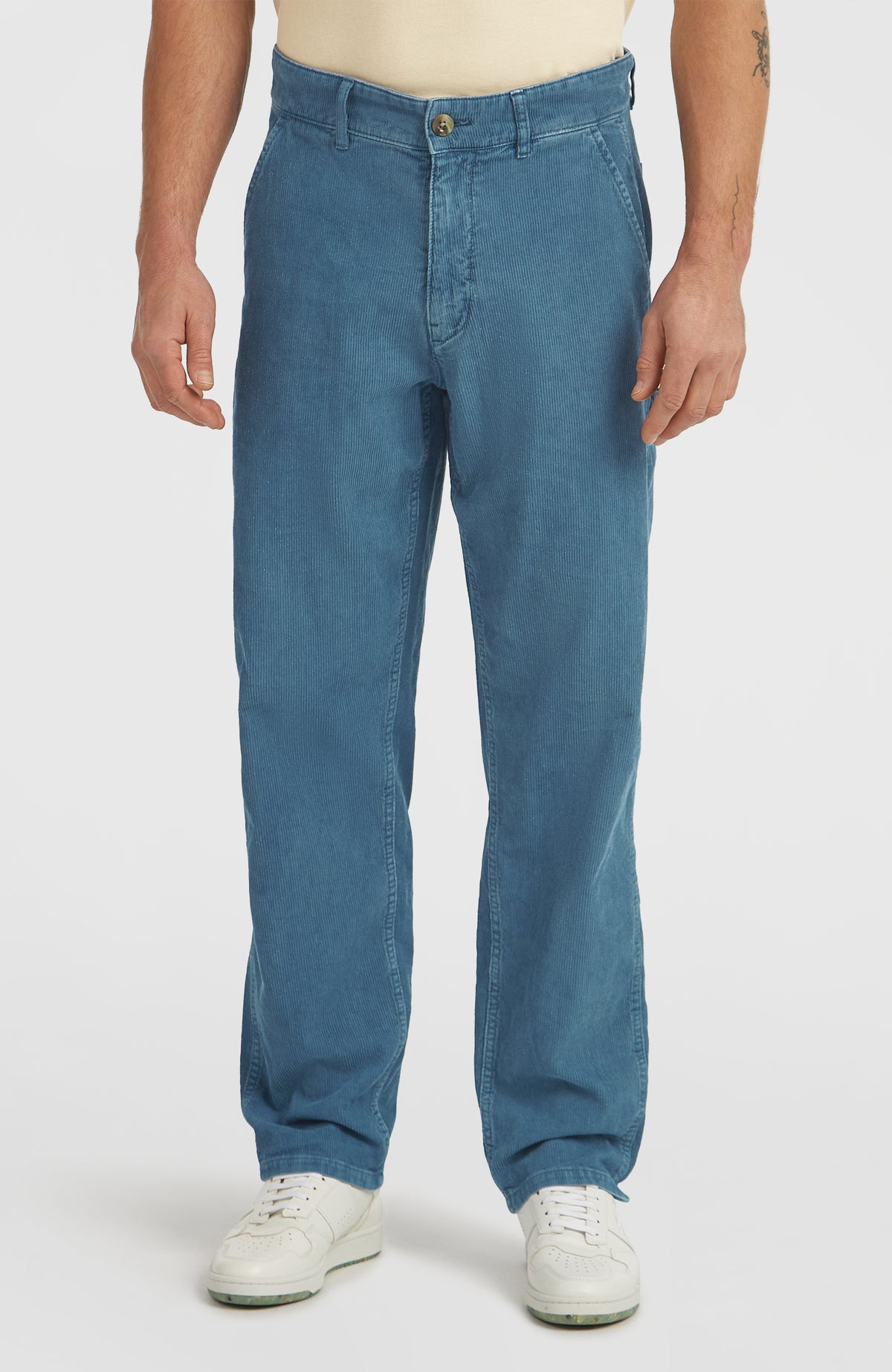O'Riginals Carpenter Hose für Herren, blau, Vorderansicht am Model, Hosenbund mit Knopf und Eingrifftaschen