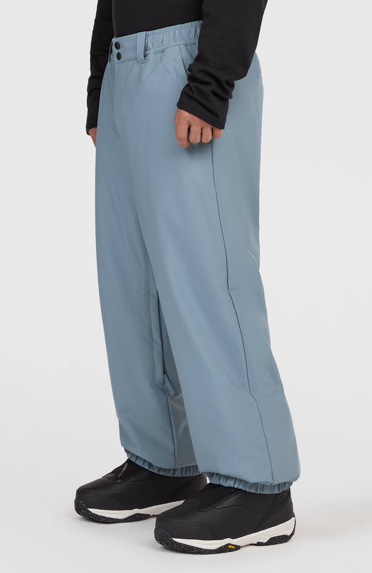 FWC Oversized Ski- und Snowboardhose für Herren, blau, Seitenansicht am Model