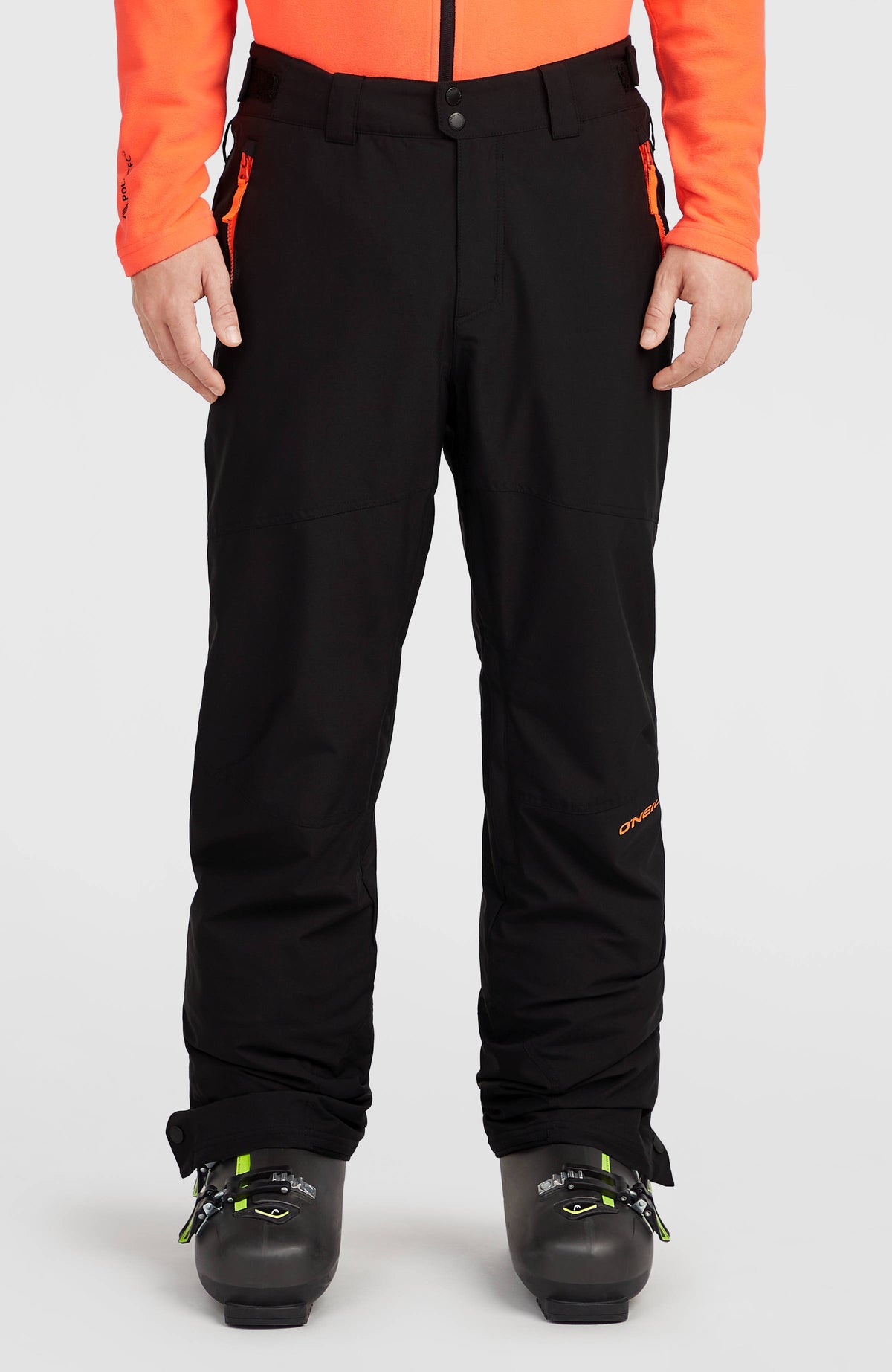 FWC'Cruz Skihose mit Trägern für Herren, schwarz, Vorderansicht von Bund bis Saum am Model