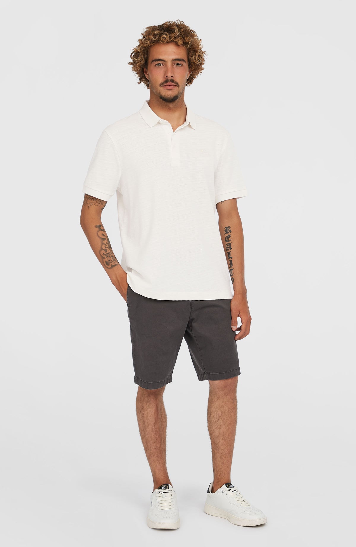 Slub Small Logo Poloshirt für Herren, weiß, Ganzkörperansicht am Model