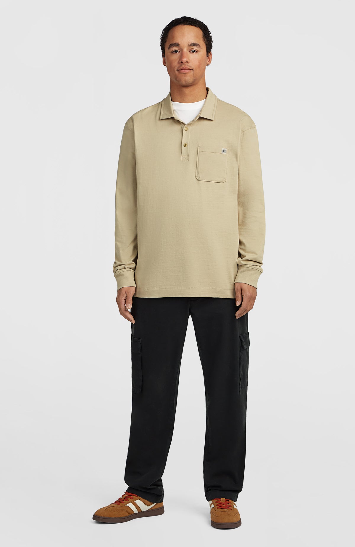 O'Riginals Langarm-Poloshirt für Herren, beige, Ganzkörperansicht am Model