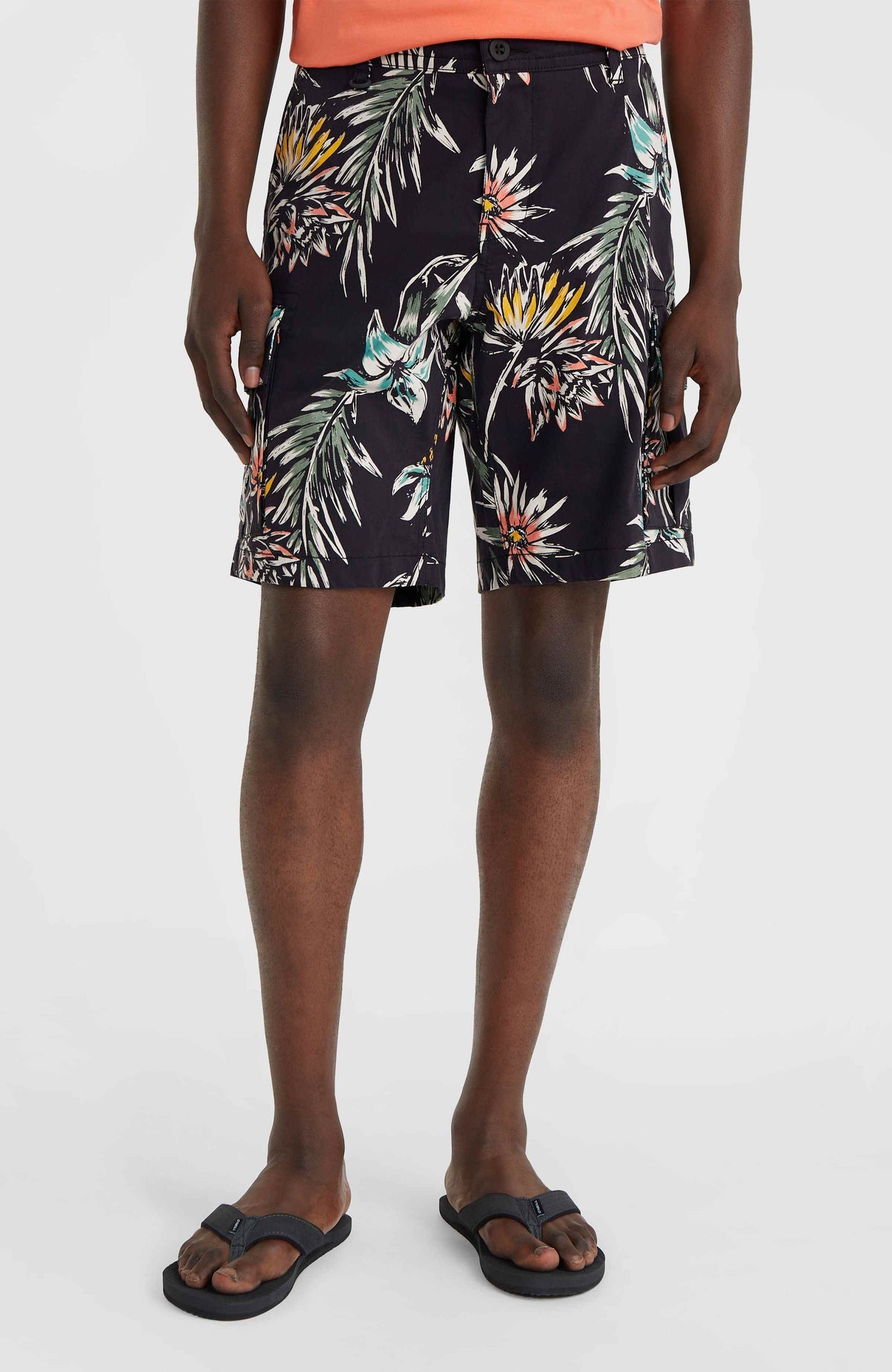 Essentials Cargo-Shorts | Black Tropicana