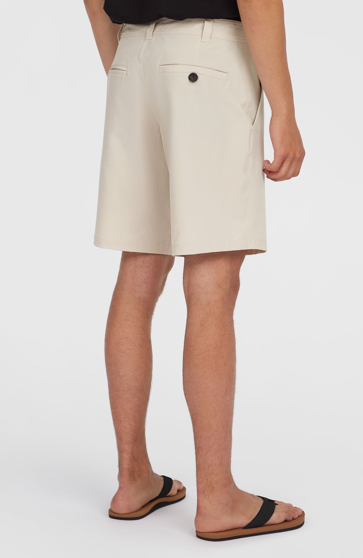 Hybrid 19" Chino-Shorts für Herren, beige, Nahaufnahme der geknöpften Gesäßtasche