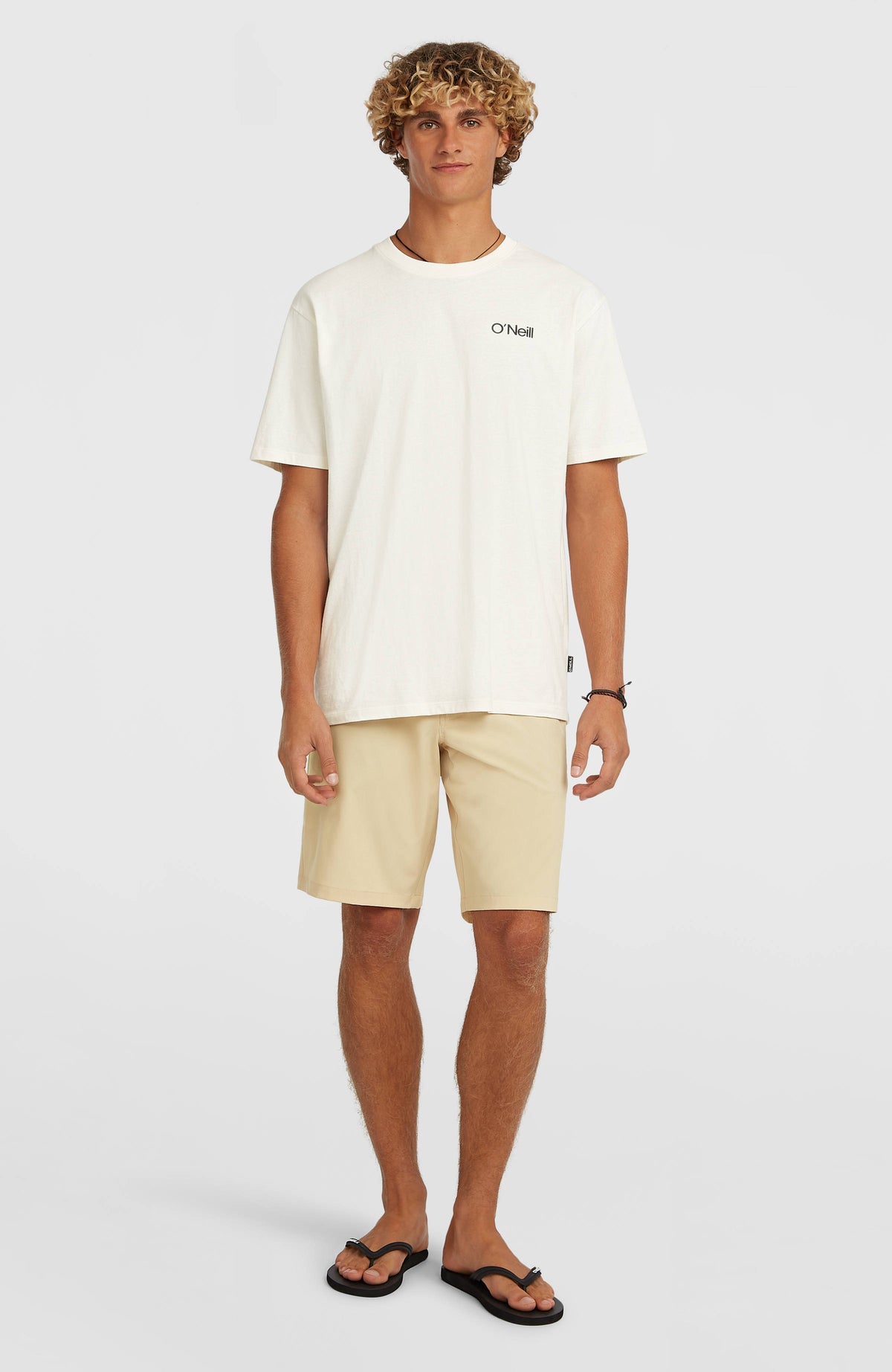 O'Neill Hybrid 19" Shorts für Herren, beige, getragen am Model, Vorderansicht