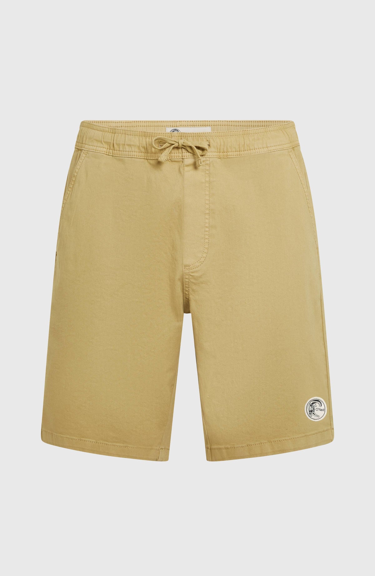 Beige O'Riginals Walk Shorts für Herren, freigestellt von vorne mit Kordelzug und seitlichen Taschen