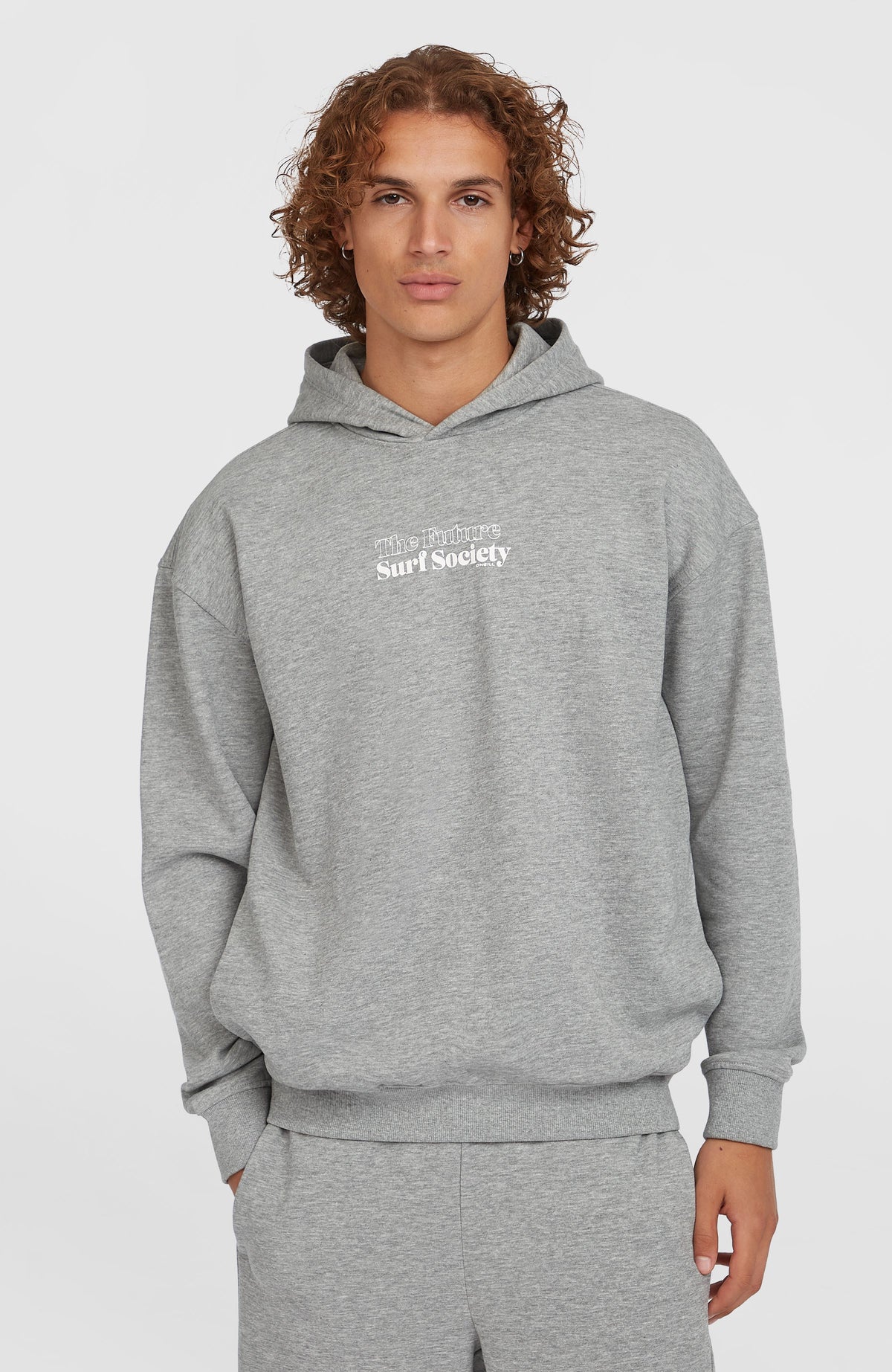 O'Neill Future Surf Society Hoodie für Herren, grau mit Logo-Print in Weiß, Vorderansicht am Model