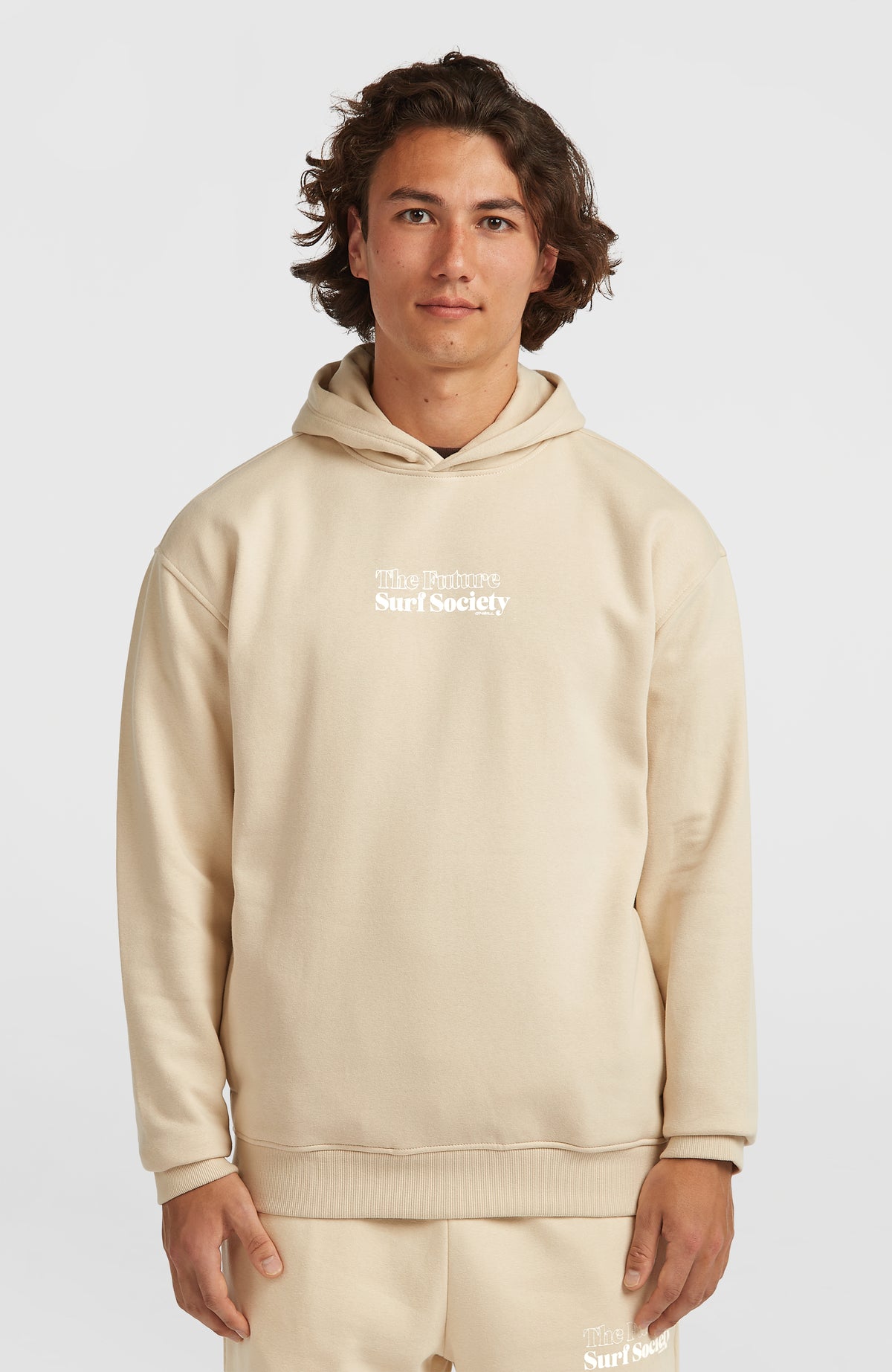 O'Neill Future Surf Society Hoodie für Herren, beige mit Logo-Print in Weiß, Vorderansicht am Model