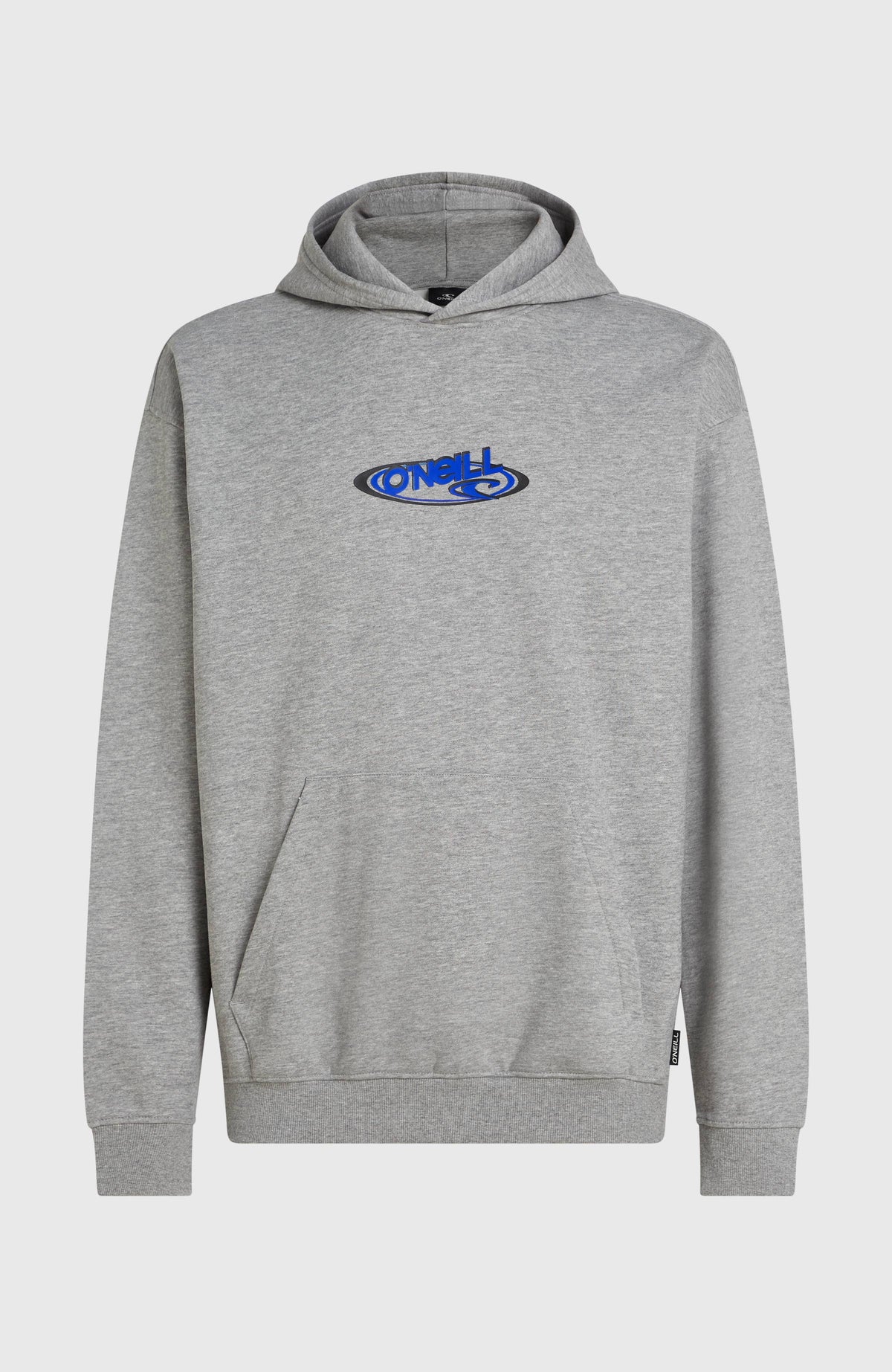 Essentials 90s Logo Hoodie für Herren, grau mit Logo-Print in Blau, freigestellt von vorne mit Kängurutasche