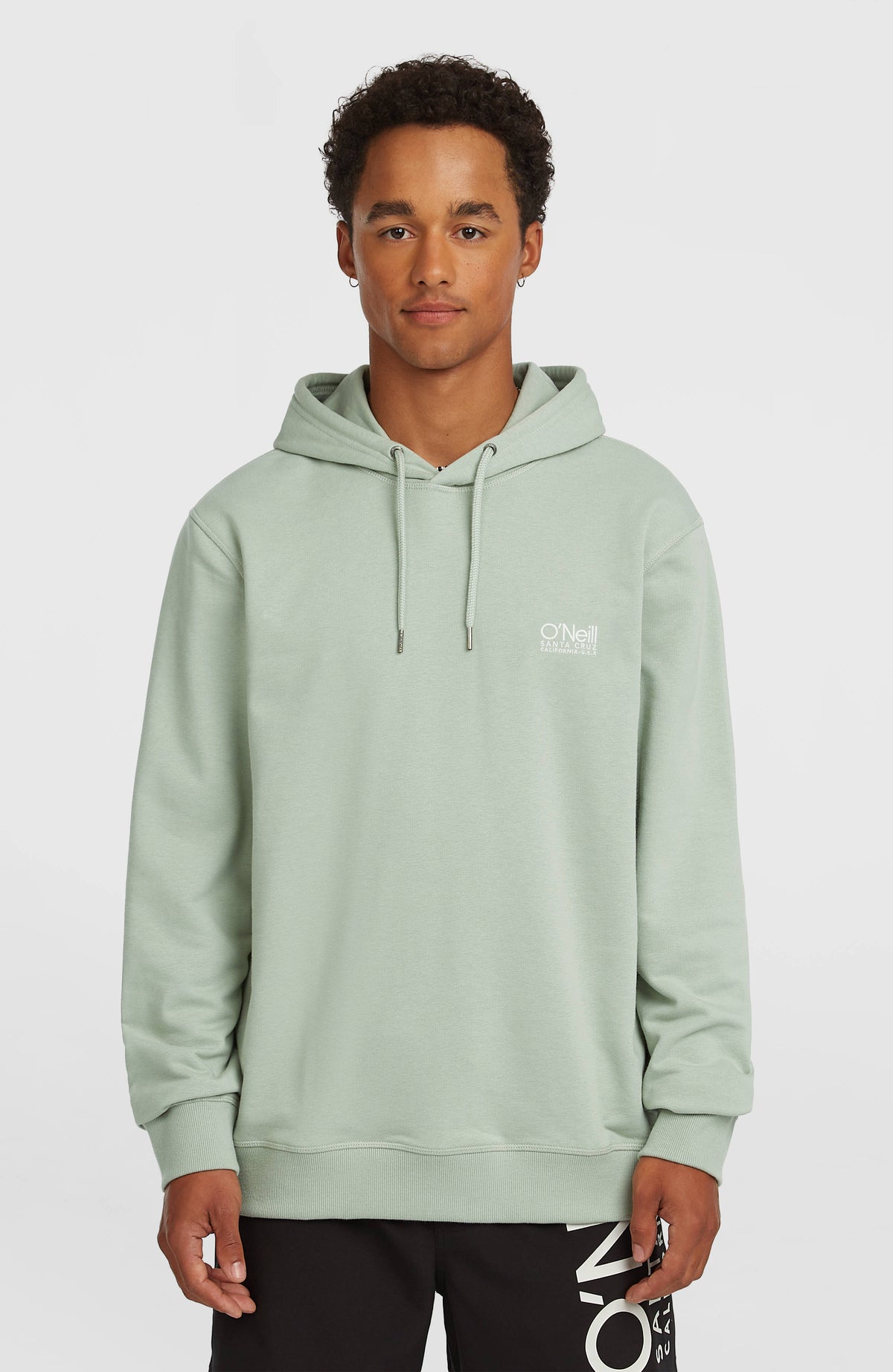 O'Neill Original Cali Hoodie für Herren, grün mit Logo-Print in Weiß, Vorderansicht getragen am Model