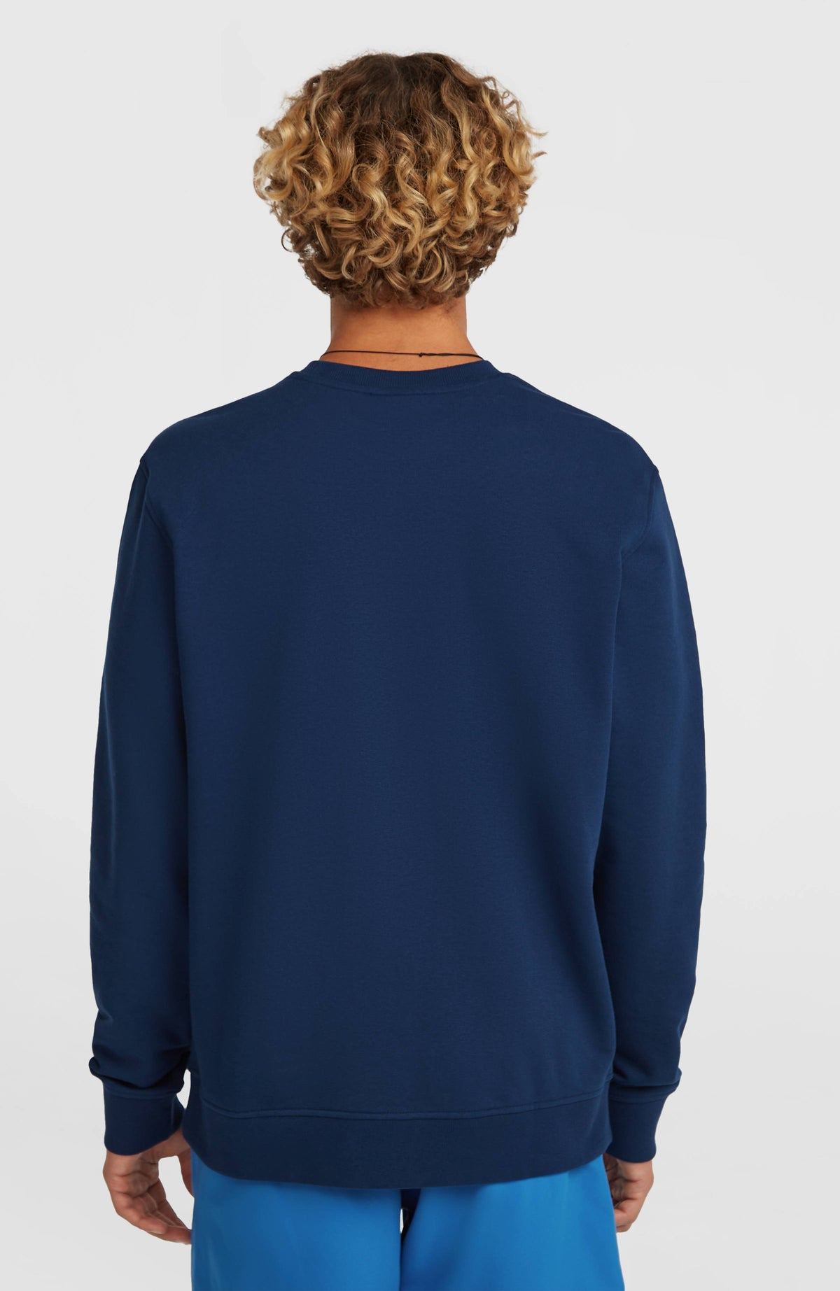Original Cali Logo Crew Sweatshirt für Herren, blau, Rückansicht am Model