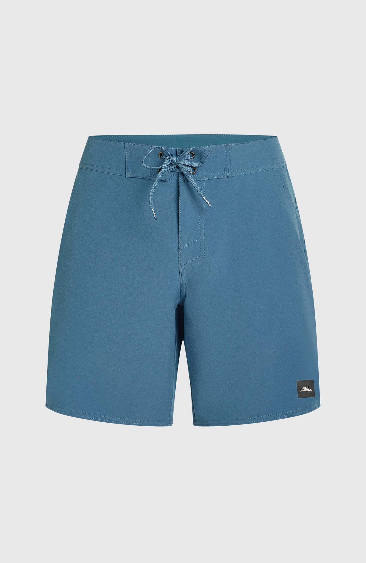 Solid 17'' Boardshorts für Herren, blau, freigestellt von vorne mit Kordelzug und Logo-Patch