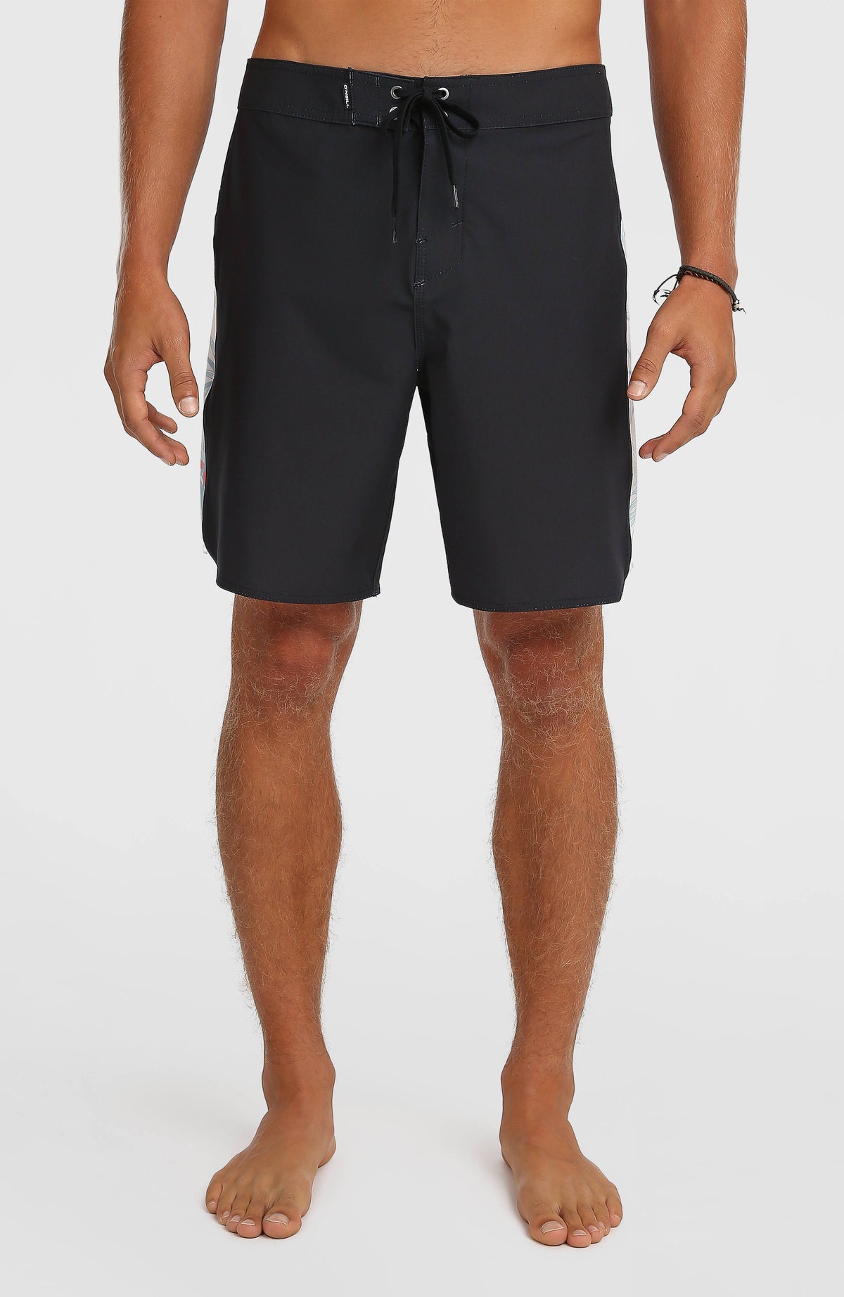 O'Neill Hyperfreak Tech Panel 18'' Boardshorts für Herren, schwarz mit Blumenmuster in Hellblau, Vorderansicht