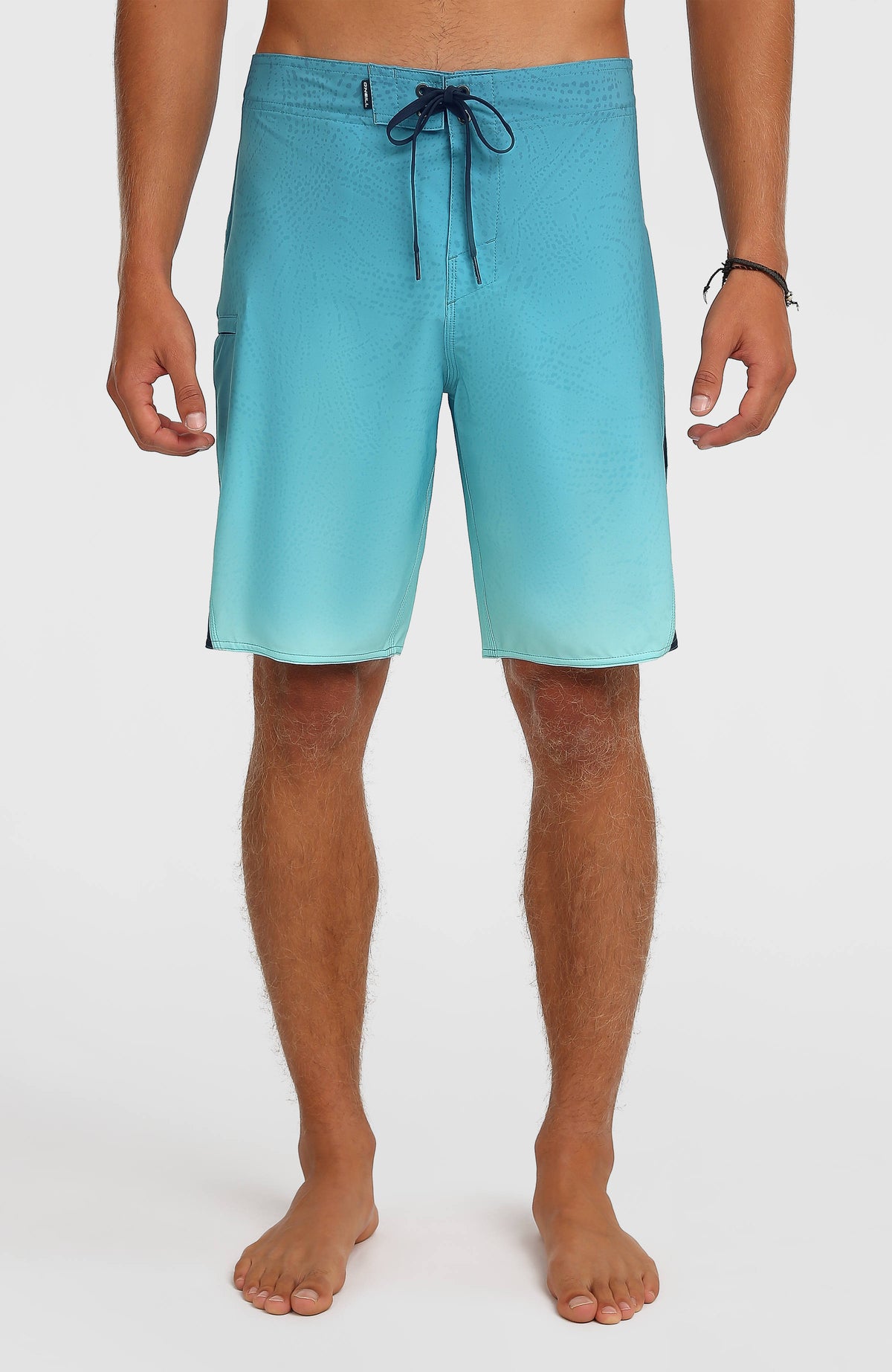 O'Neill Superfreak Mysto 20'' Boardshorts für Herren, blau mit Farbverlauf in Hellblau, Vorderansicht am Model