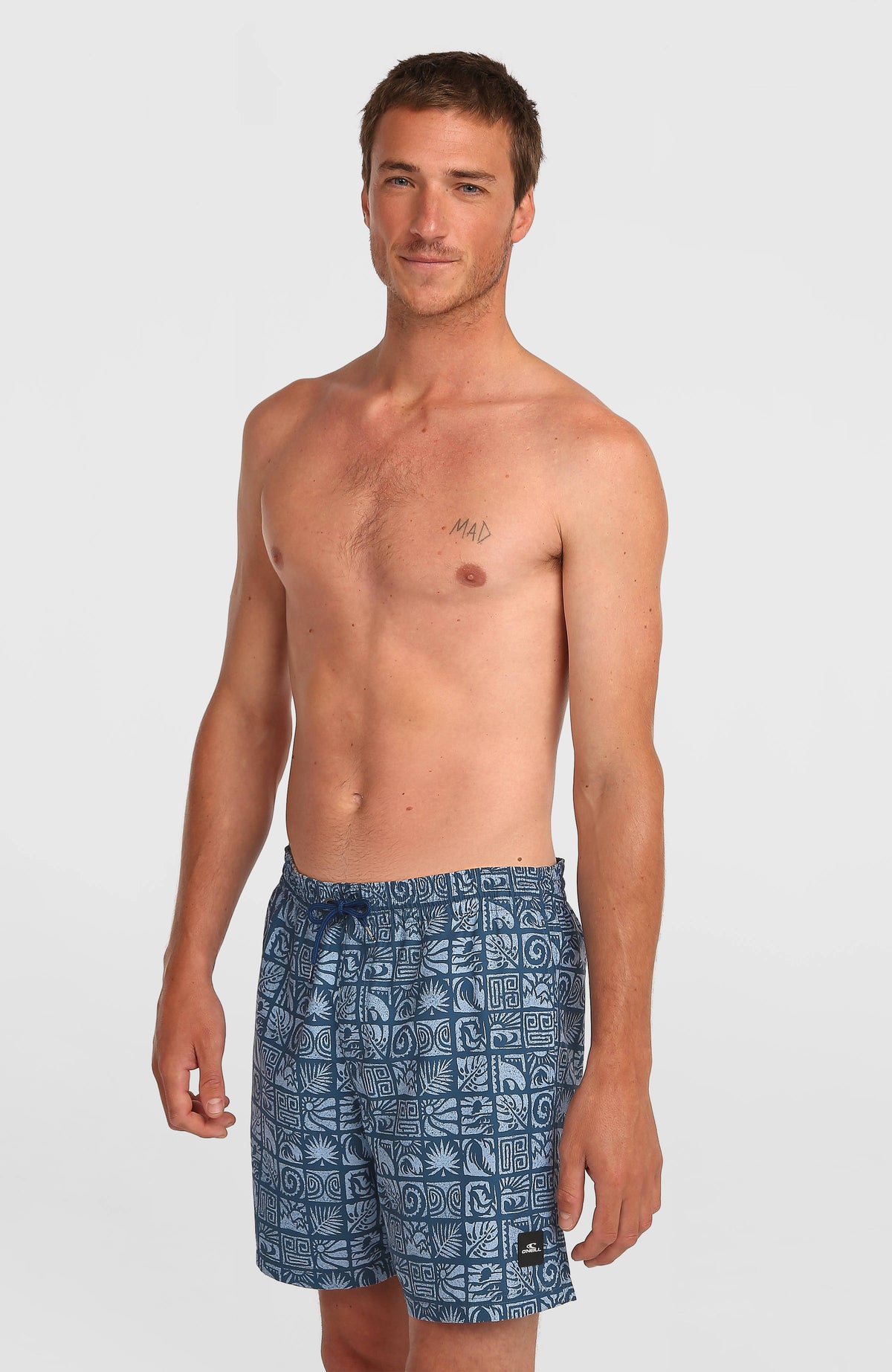 O'Neill Print 16'' Badehose für Herren, blau mit Grafikmuster in Hellblau, Vorderansicht am Model
