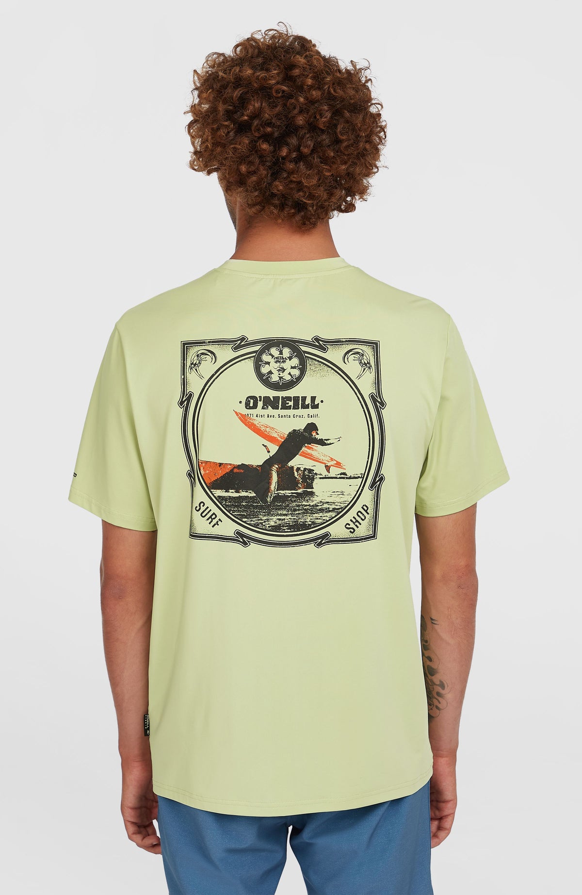O'Riginals Hybrid T-Shirt für Herren, grün mit Grafik-Print in Schwarz und Orange, Rückansicht am Model