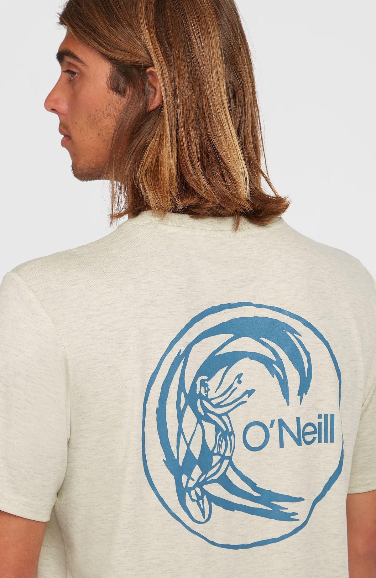 O'Riginals Hybrid T-Shirt, beige, Nahaufnahme des kreisförmigen Logo-Prints am Rücken
