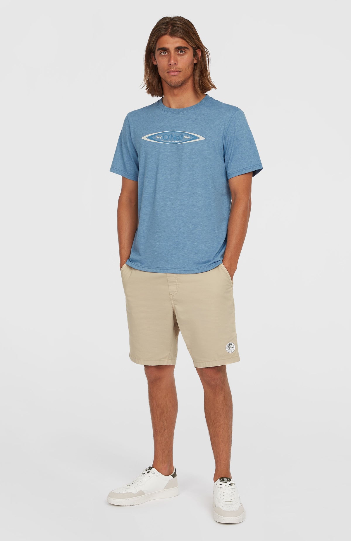 O'Riginals Hybrid T-Shirt für Herren, blau mit Logo-Print, Ganzkörperansicht am Model