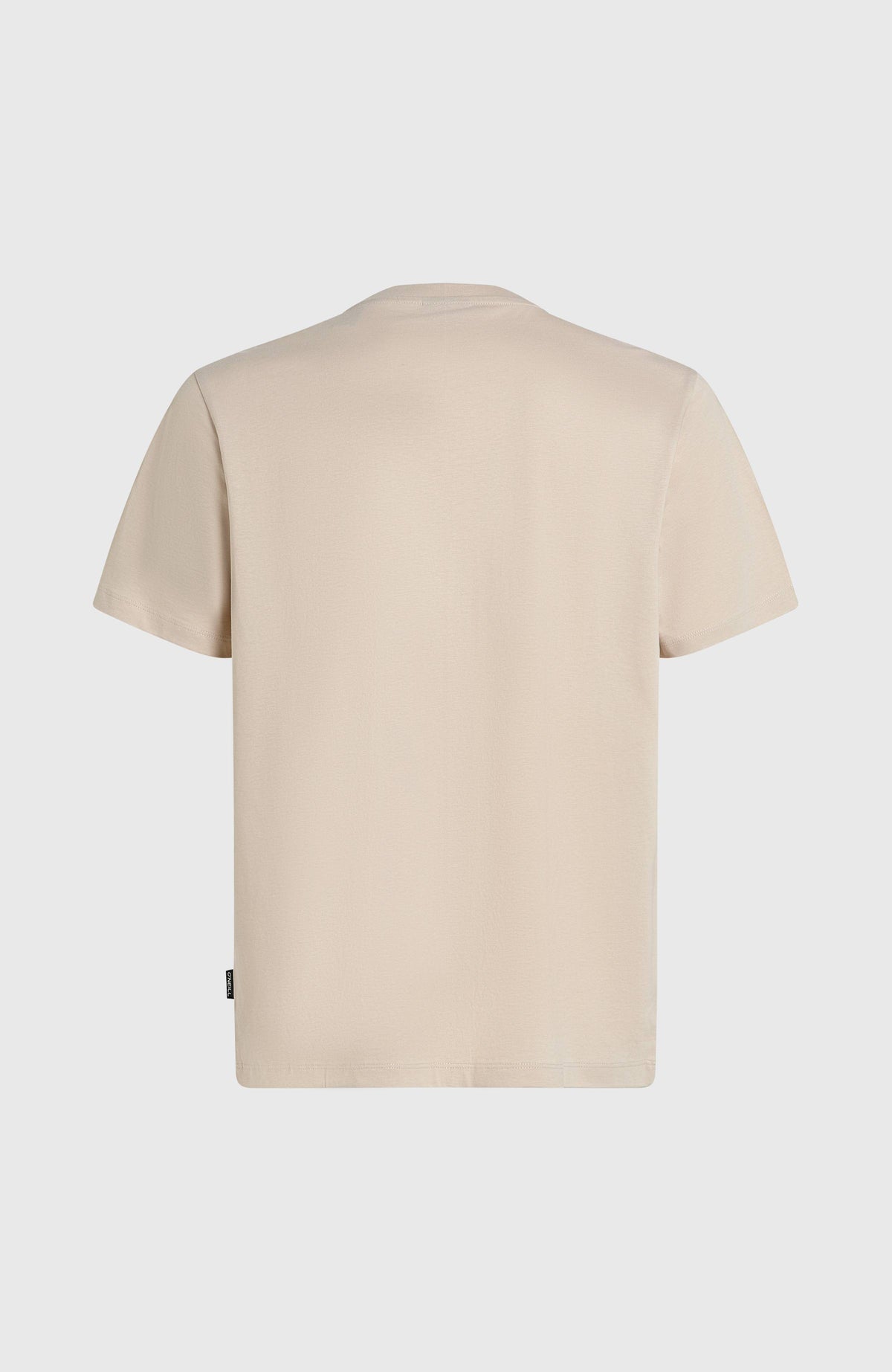 Small Logo T-Shirt für Herren, beige, freigestellt von hinten mit dezentem Flag-Label am Saum