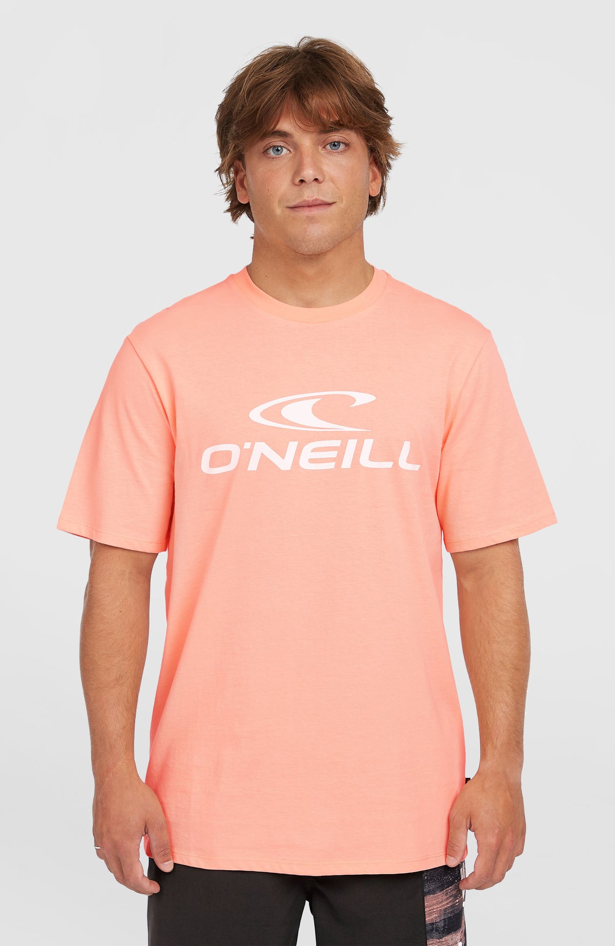 O'Neill Logo T-Shirt für Herren, pink mit Logo-Print in Weiß, Vorderansicht am Model