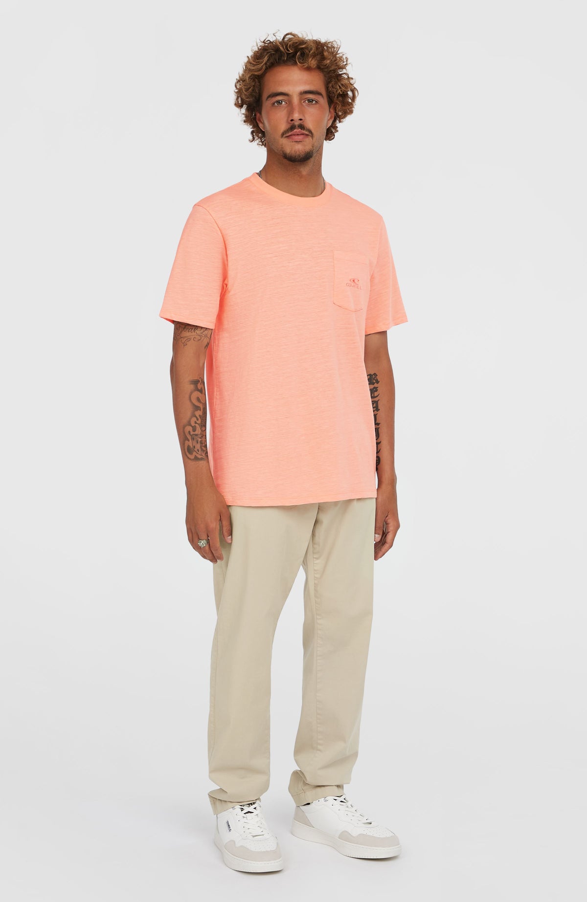 Slub Chest Pocket T-Shirt für Herren, pink, Ganzkörperansicht am Model