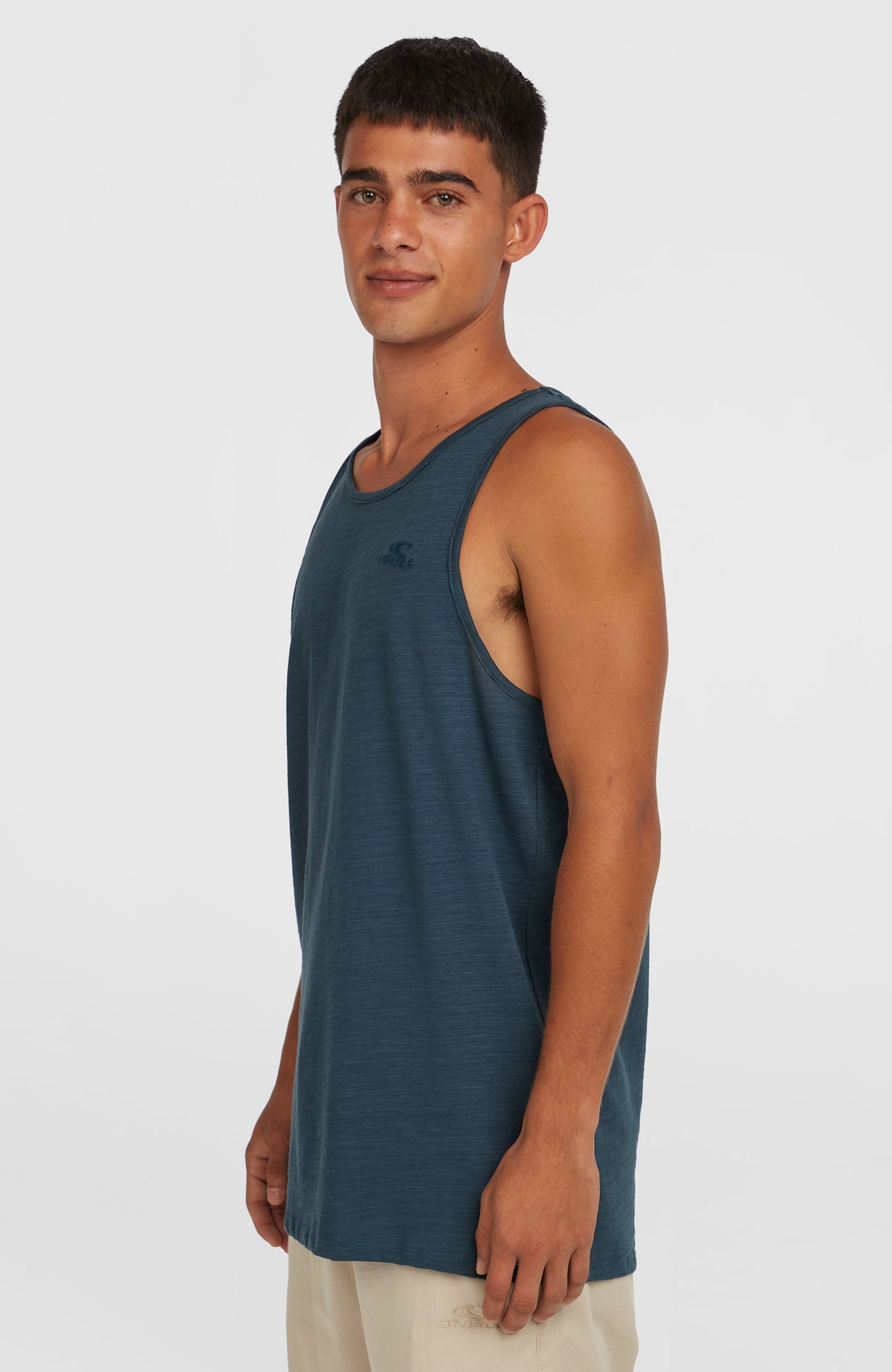 Slub Tanktop für Herren, blau, Seitenansicht, getragen am Model