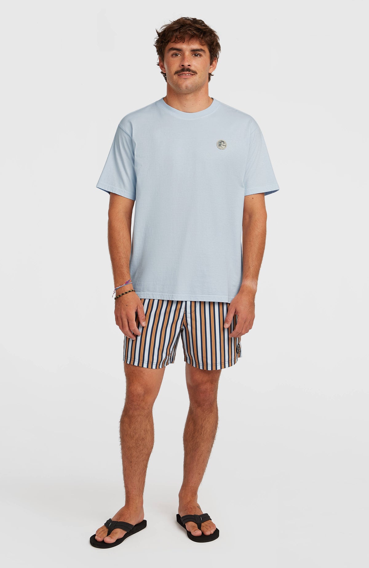 O'Riginals Vintage Graphic T-Shirt für Herren, blau, Ganzkörperansicht von vorne am Model
