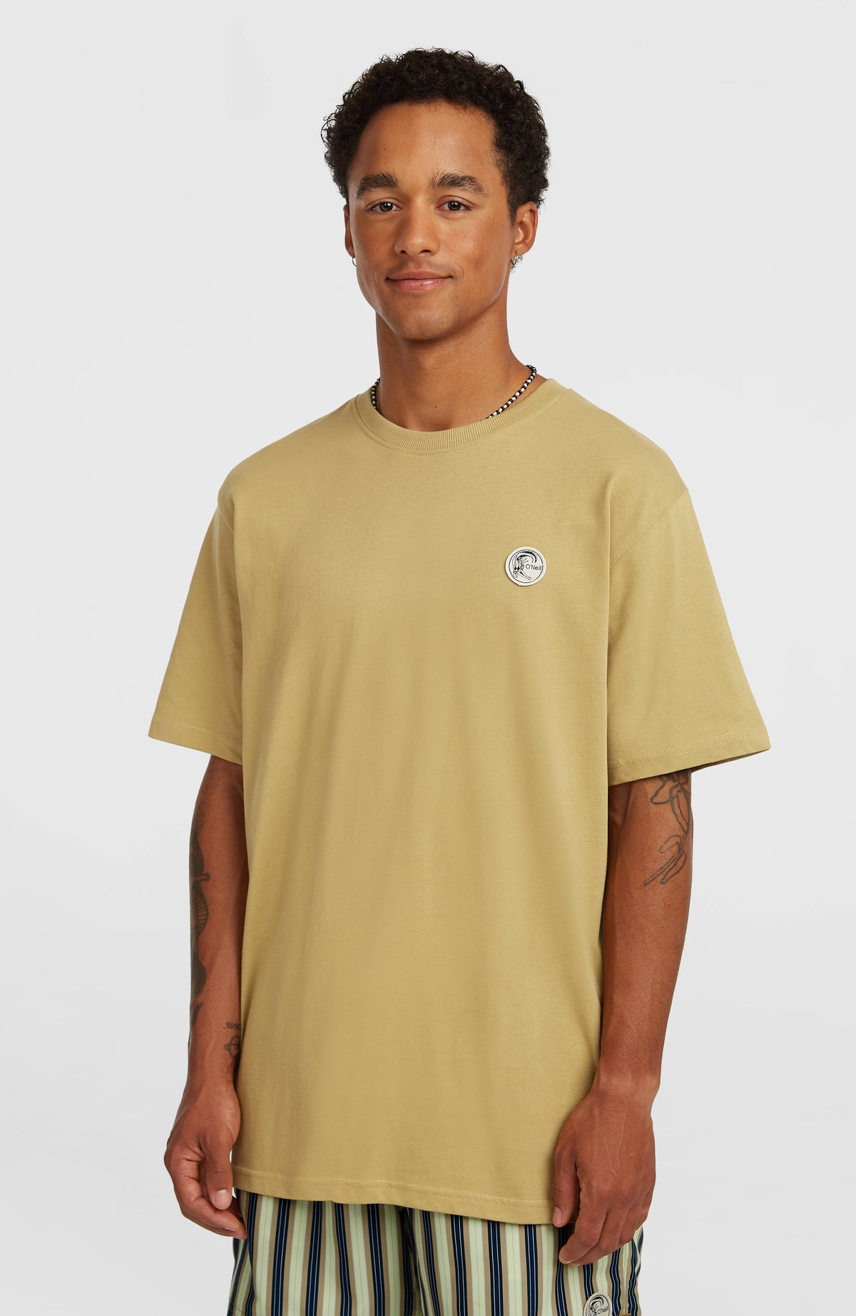 O'Neill O'Riginals Badge T-Shirt für Herren, beige, Vorderansicht am Model
