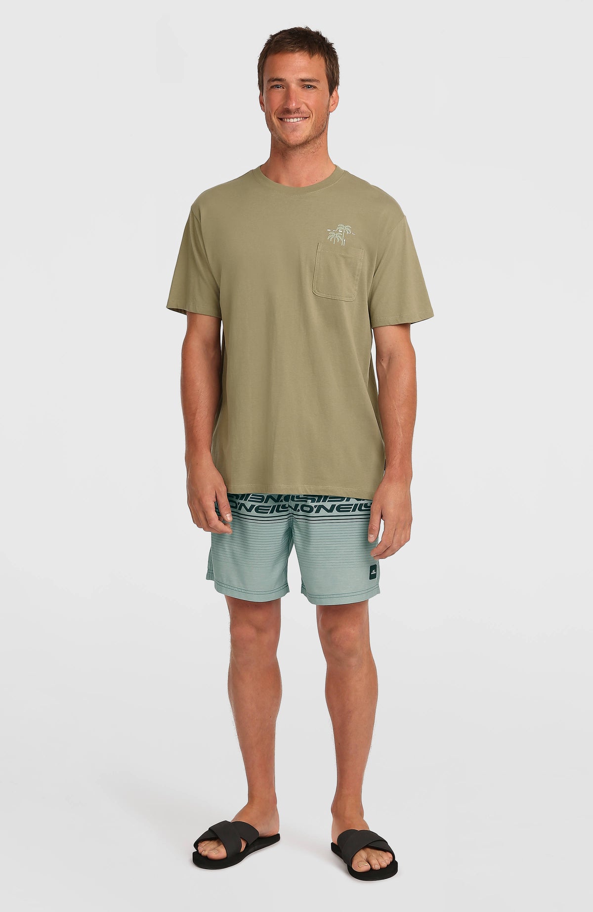 Chest Pocket T-Shirt für Herren, grün, Ganzkörperansicht am Model von vorne