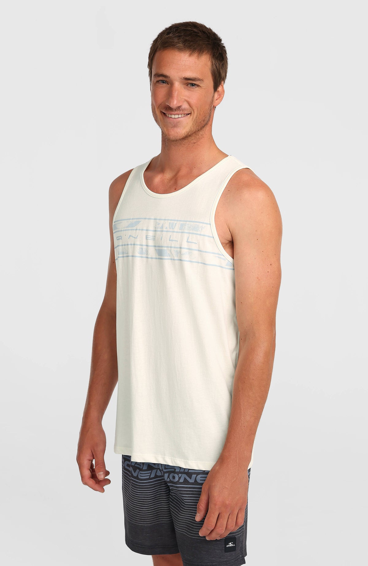 O'Neill Graphic Tanktop für Herren, weiß mit Logo-Print in Hellblau, Vorderansicht am Model