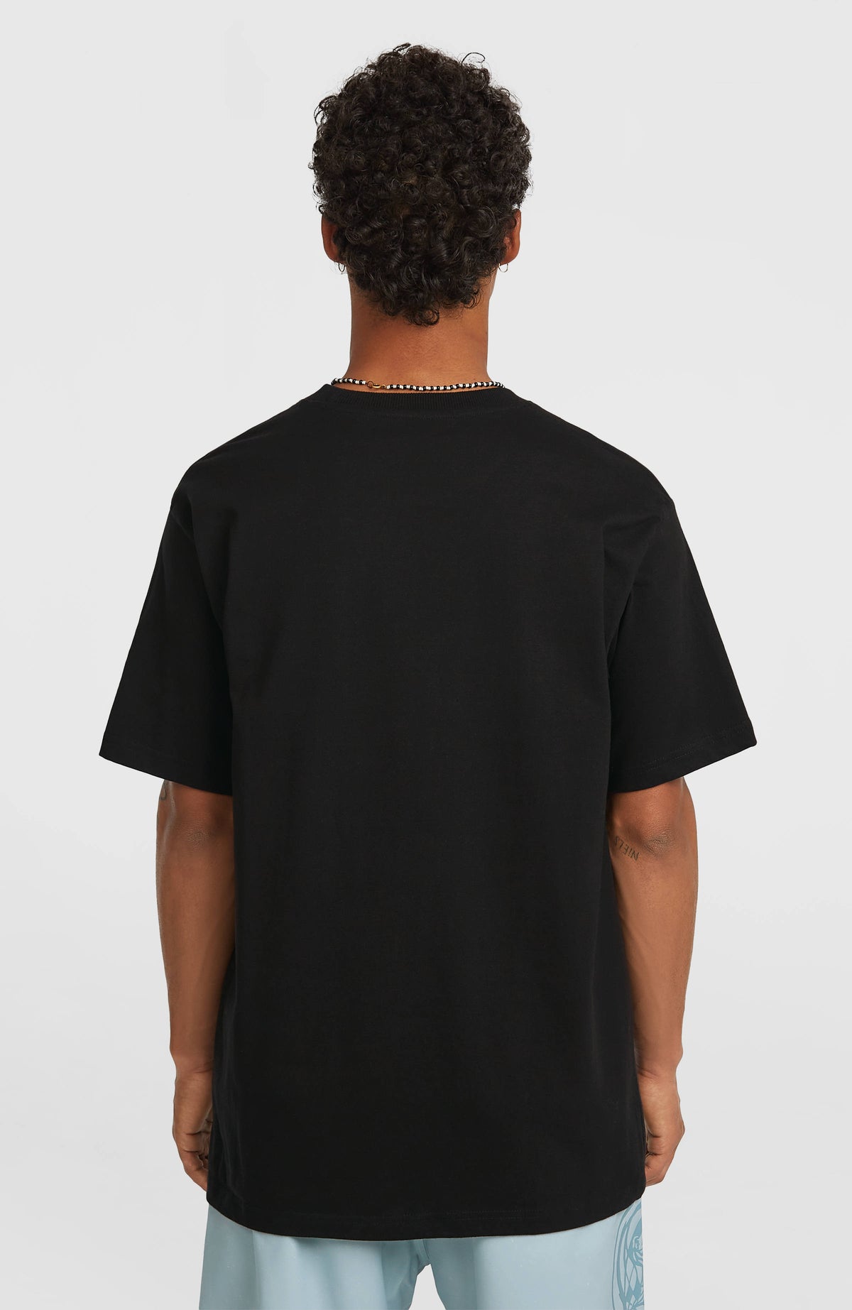 O'Riginals Circle Surfer T-Shirt für Herren, schwarz, Rückansicht am Model