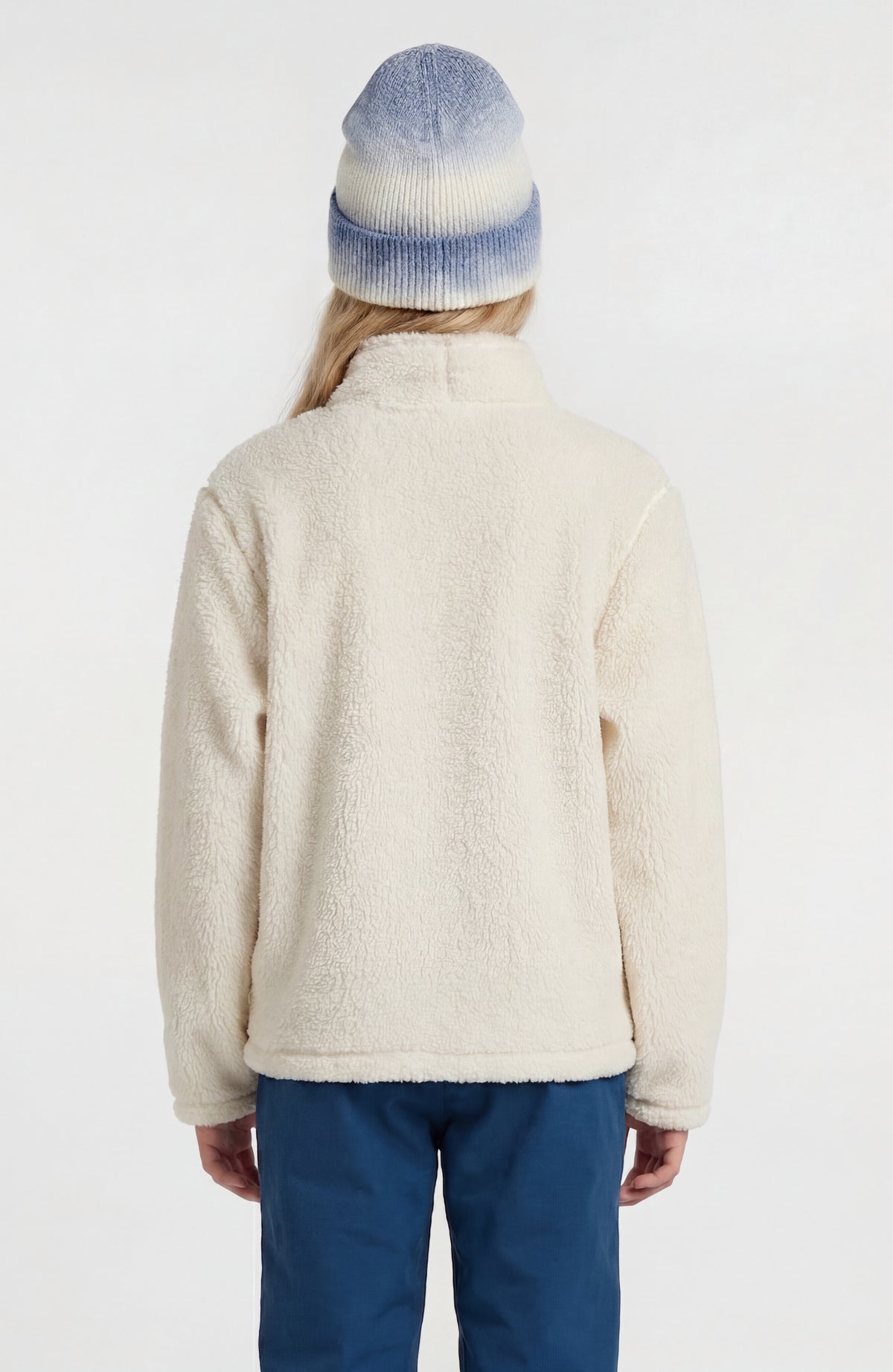 Kuscheliger FWC'Cruz Fleecepullover für Mädchen, weiß, Rückansicht am Model