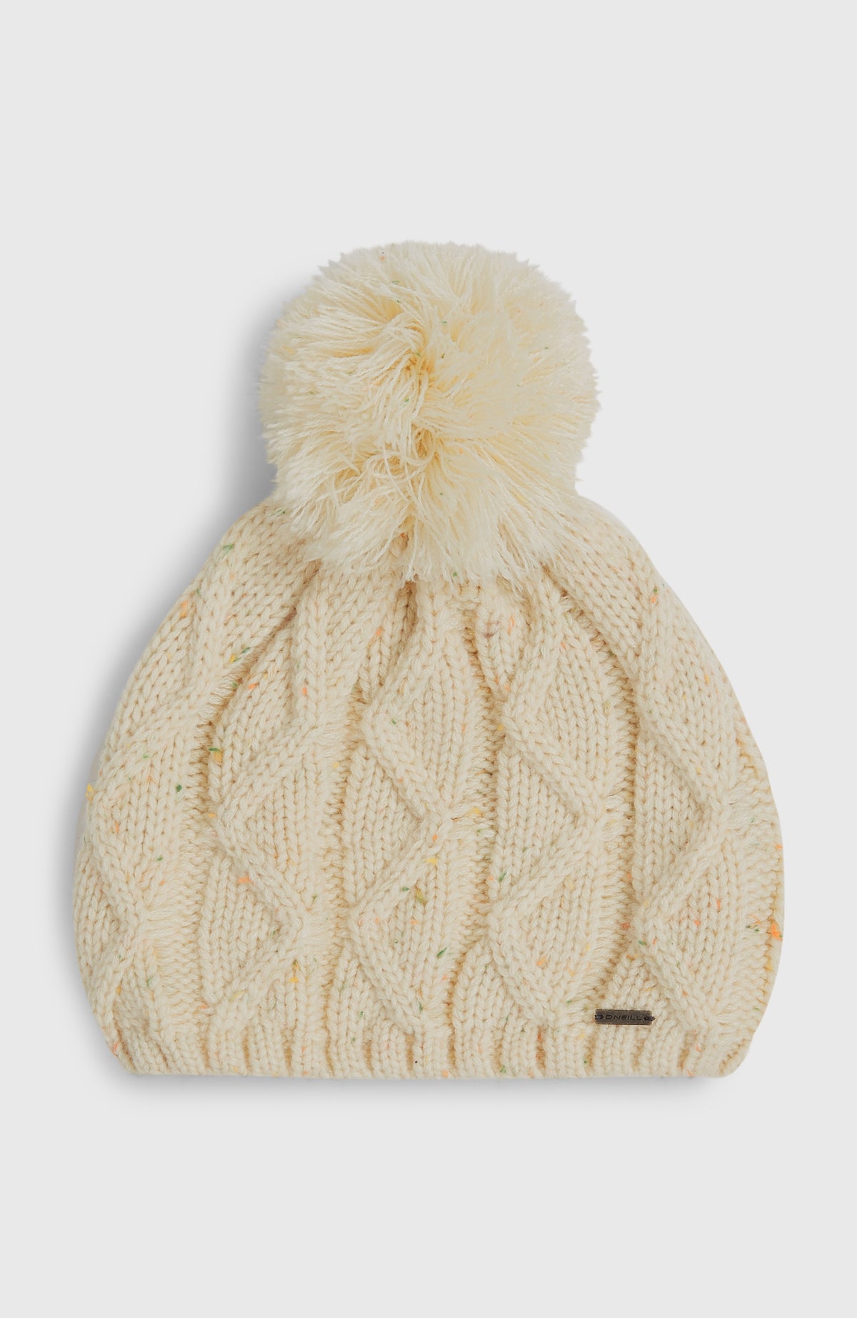 O'Neill Nora Mütze für Mädchen, beige, flach liegend von vorne, Strickmütze mit Bommel und Logo-Badge
