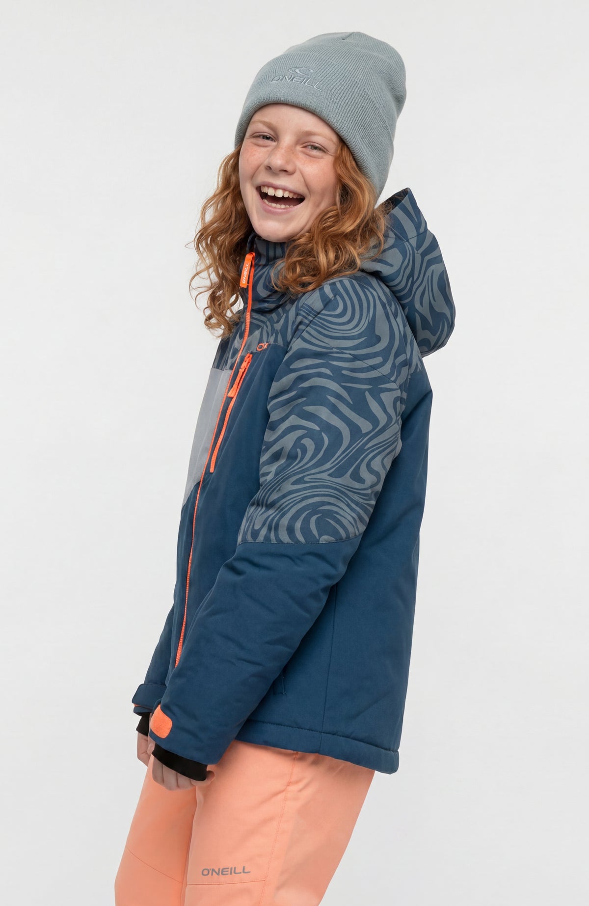 FWC'Cruz Triple Skijacke für Mädchen, blau mit Zebramuster in Grau, Seitenansicht am Model