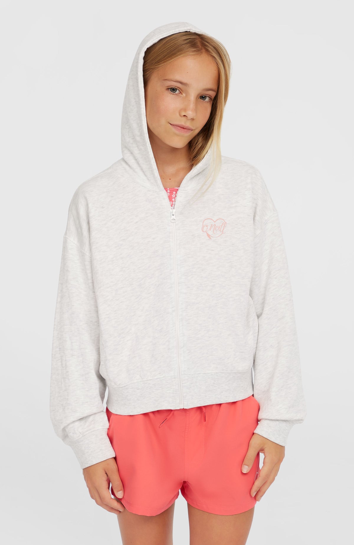 O'Neill Script Kapuzenjacke mit Reißverschluss für Mädchen, weiß mit Logo-Print in Rosa, Vorderansicht am Model