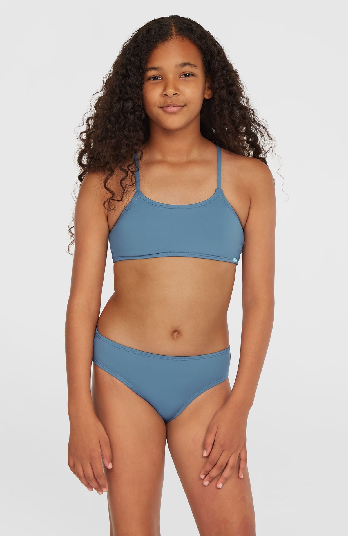 O'Neill Essentials Bralette-Bikini-Set für Mädchen, blau, Vorderansicht am Model