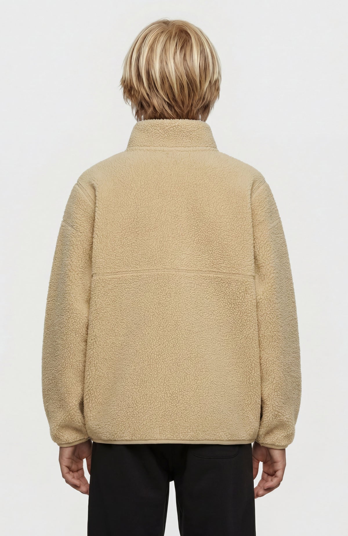 Flauschige Fleecejacke mit Reißverschluss für Jungen, beige, Rückansicht am Model mit Stehkragen
