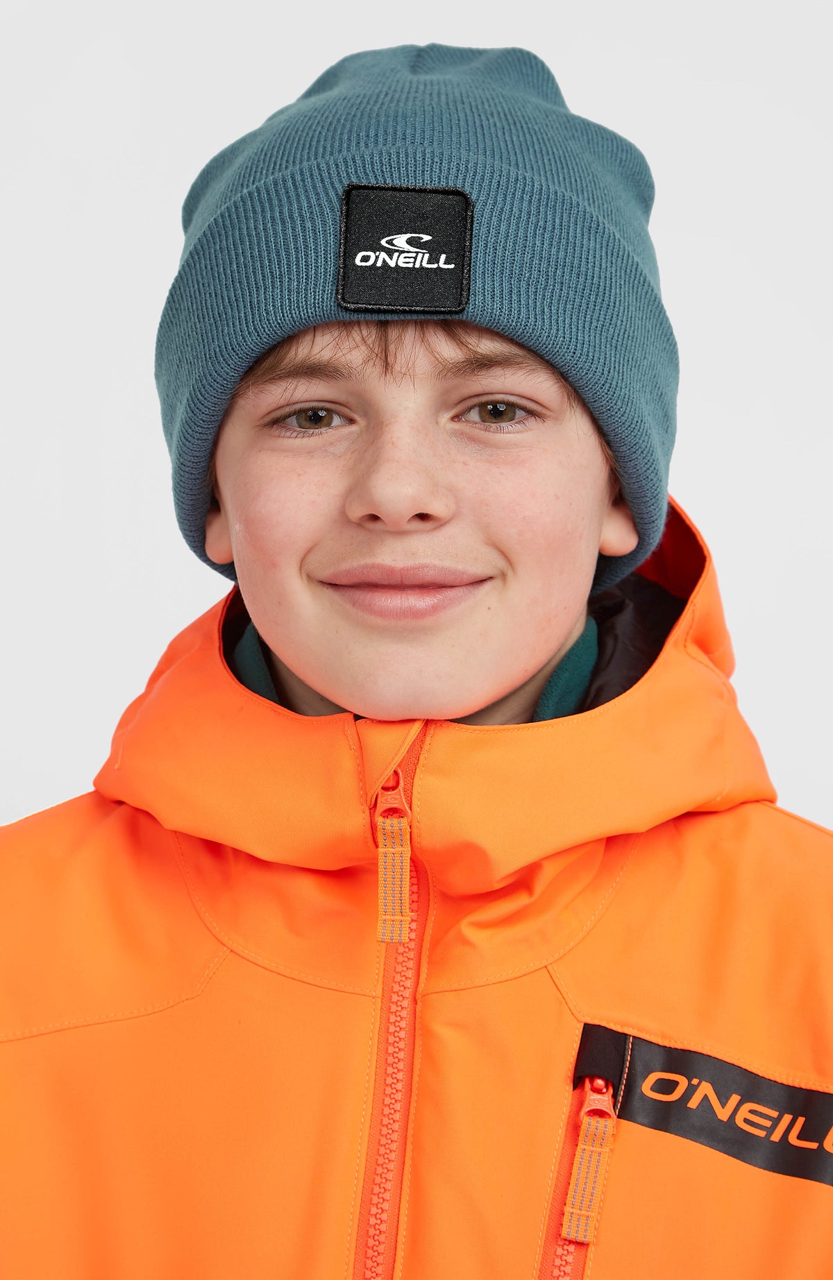 Snow Beanie für Jungen, blau, Frontalansicht getragen am Model