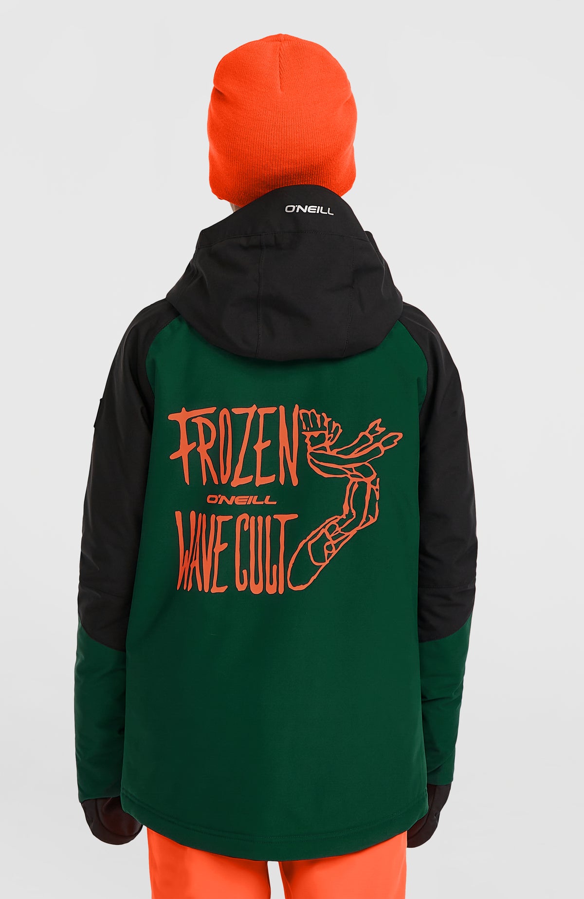 FWC'Play Ski- und Snowboardjacke für Jungen, schwarz, Rückansicht am Model mit großem Rückenprint