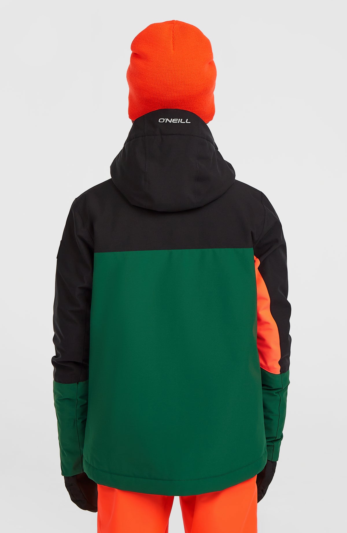 FWC'Cruz Triple Skijacke für Jungen, schwarz, Rückansicht am Model mit Kapuze und Logo-Print