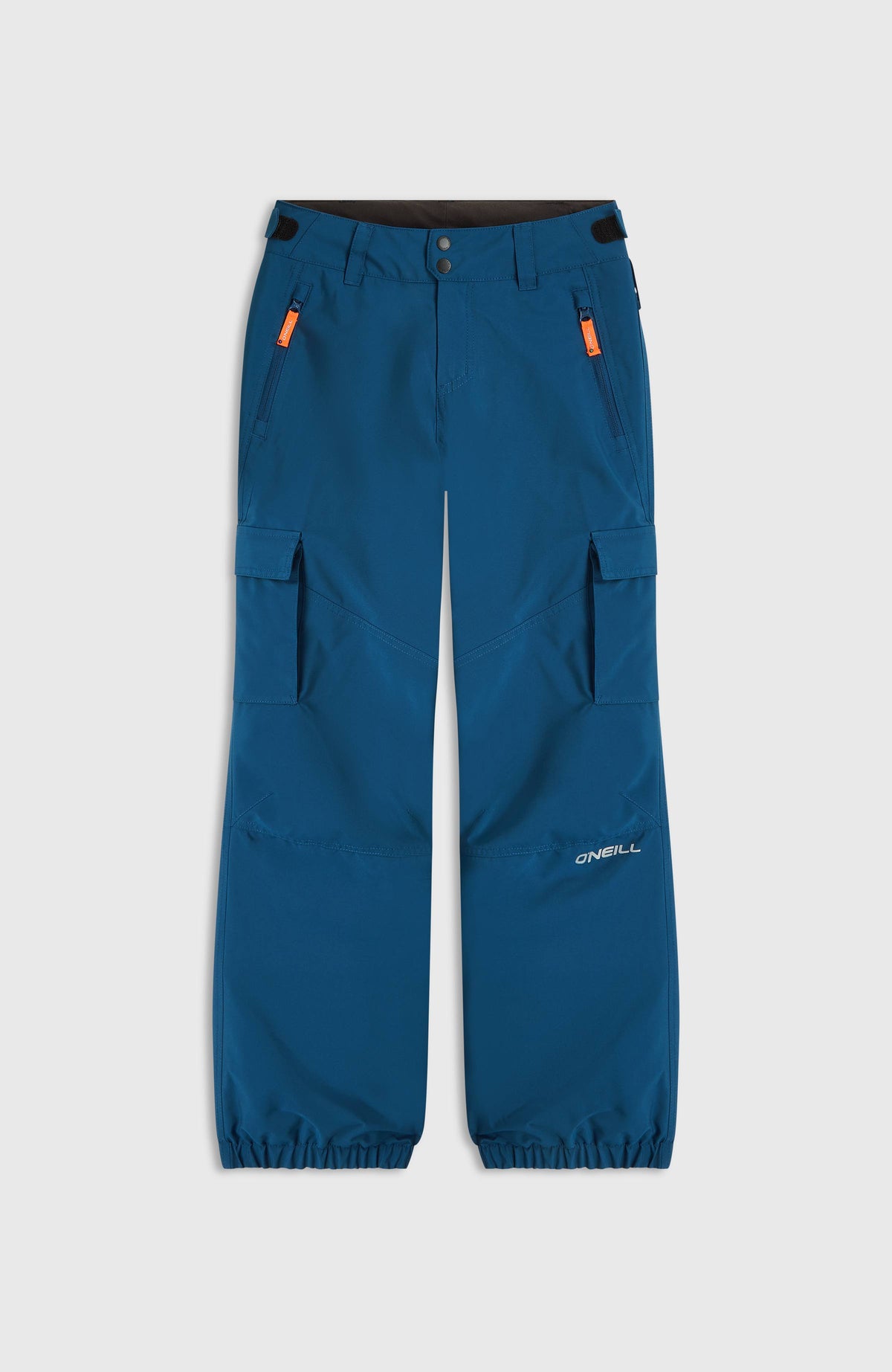 FWC'Cruz Cargo-Skihose für Jungen, blau, flach liegend von vorne mit aufgesetzten Cargotaschen und Logo-Schriftzug