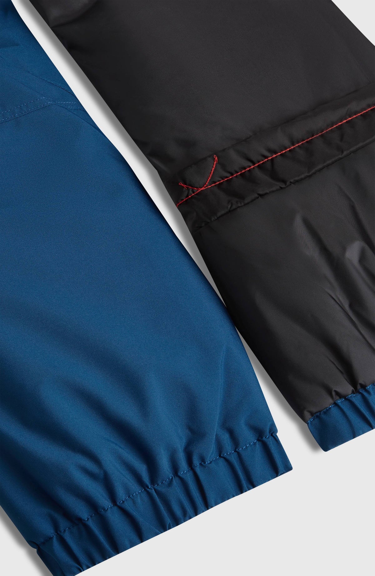 FWC'Cruz Cargo-Skihose für Jungen, blau, Nahaufnahme vom elastischen Beinabschluss mit schwarzem Innenfutter