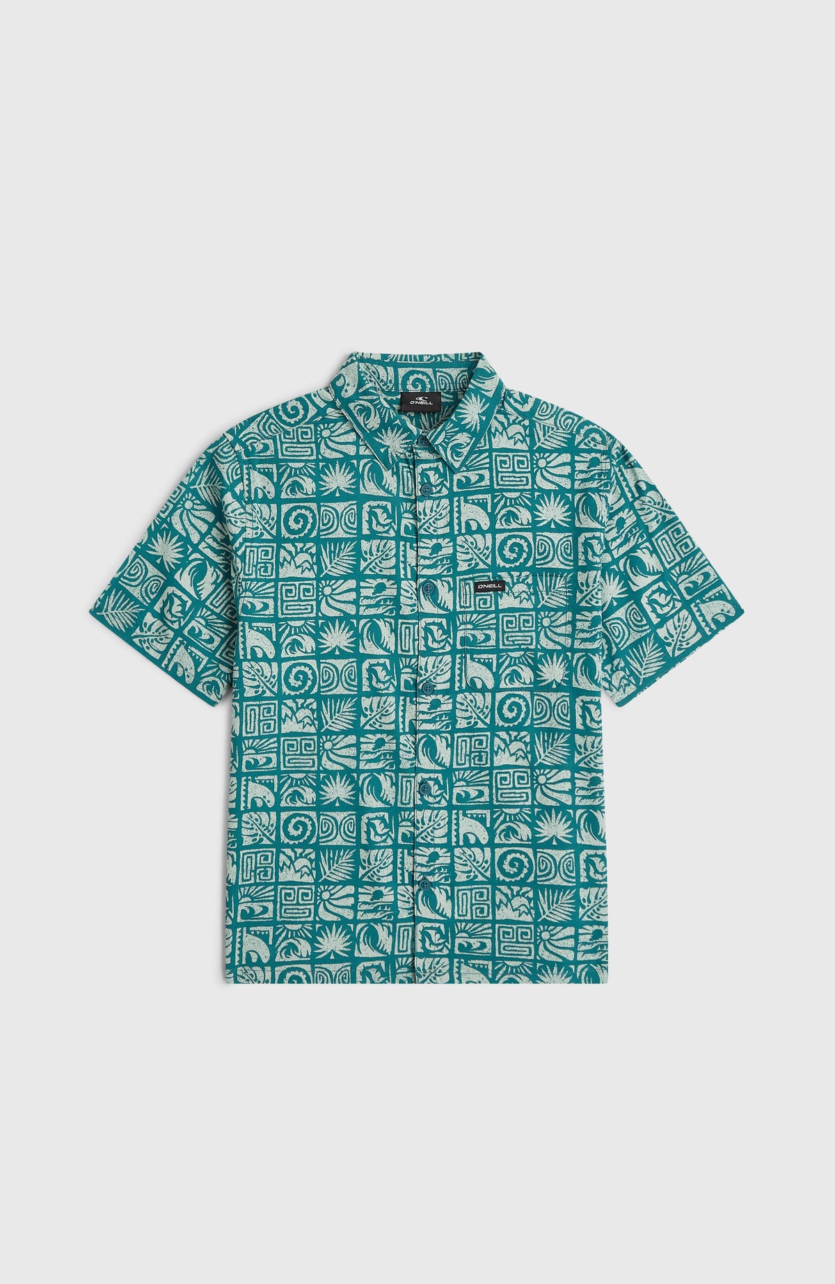 Print-Shirt für Jungen, blau mit Grafikmuster in Weiß, flach liegend von vorne mit Brusttasche und Knöpfen