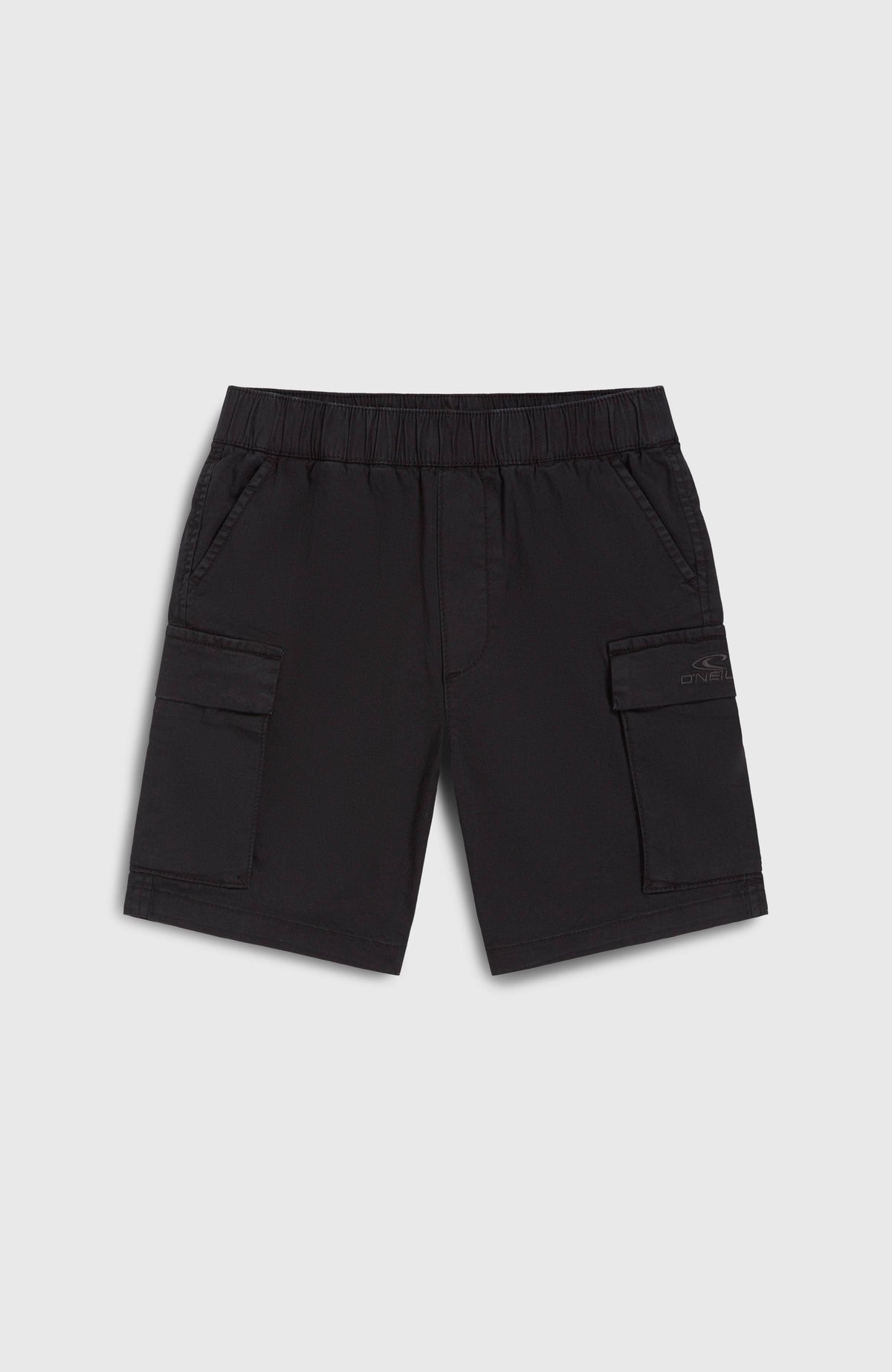Cargo-Shorts für Jungen, schwarz, flach liegend von vorne mit aufgesetzten Beintaschen