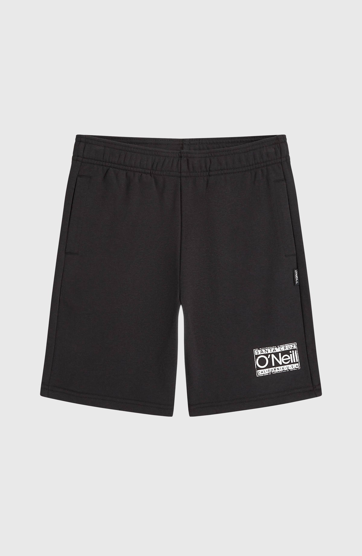 Cali Sweatshorts für Jungen, schwarz mit Logo-Print in Weiß, flach liegend von vorne