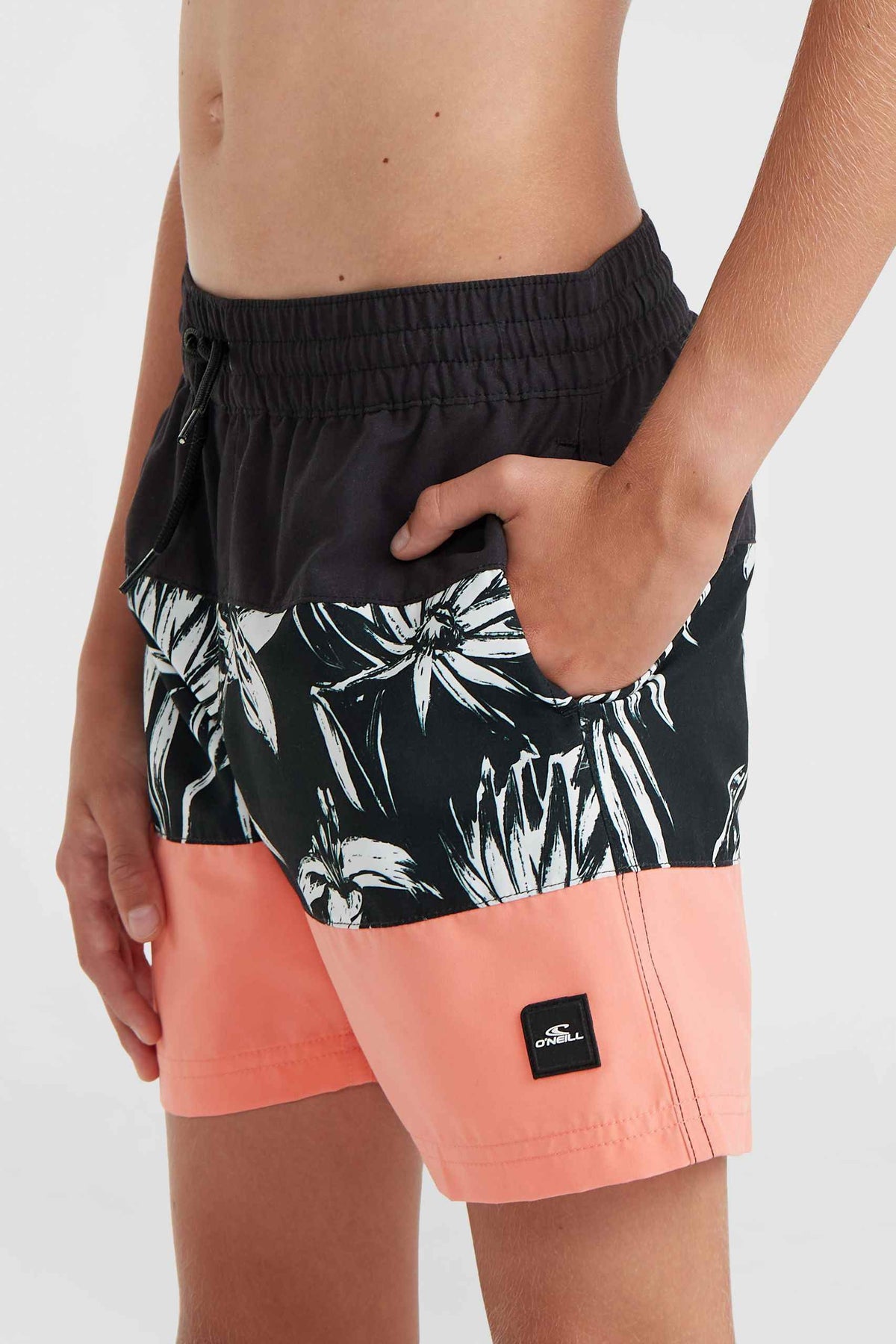 Mix and Match Cali Block 13'' Badehose | Black/White Tonal Tropicana