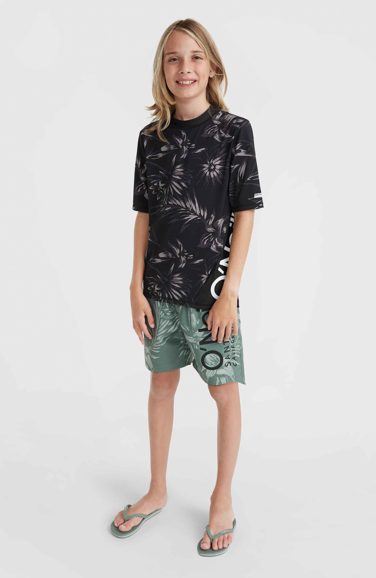 Mix and Match Crazy Shortsleeve-Schwimmshirt | Black Tonal Tropican