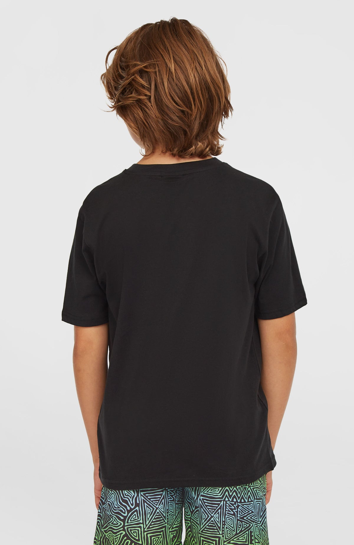 Original Cali Logo T-Shirt für Jungen, schwarz, getragen am Model, Rückansicht