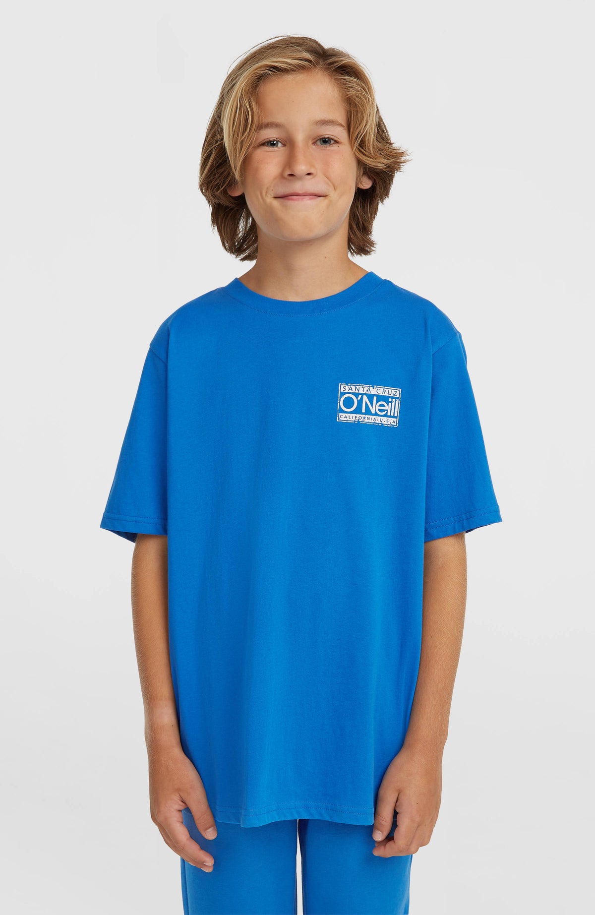 O'Neill Cali T-Shirt für Jungen, blau mit Logo-Print in Weiß, Vorderansicht am Model